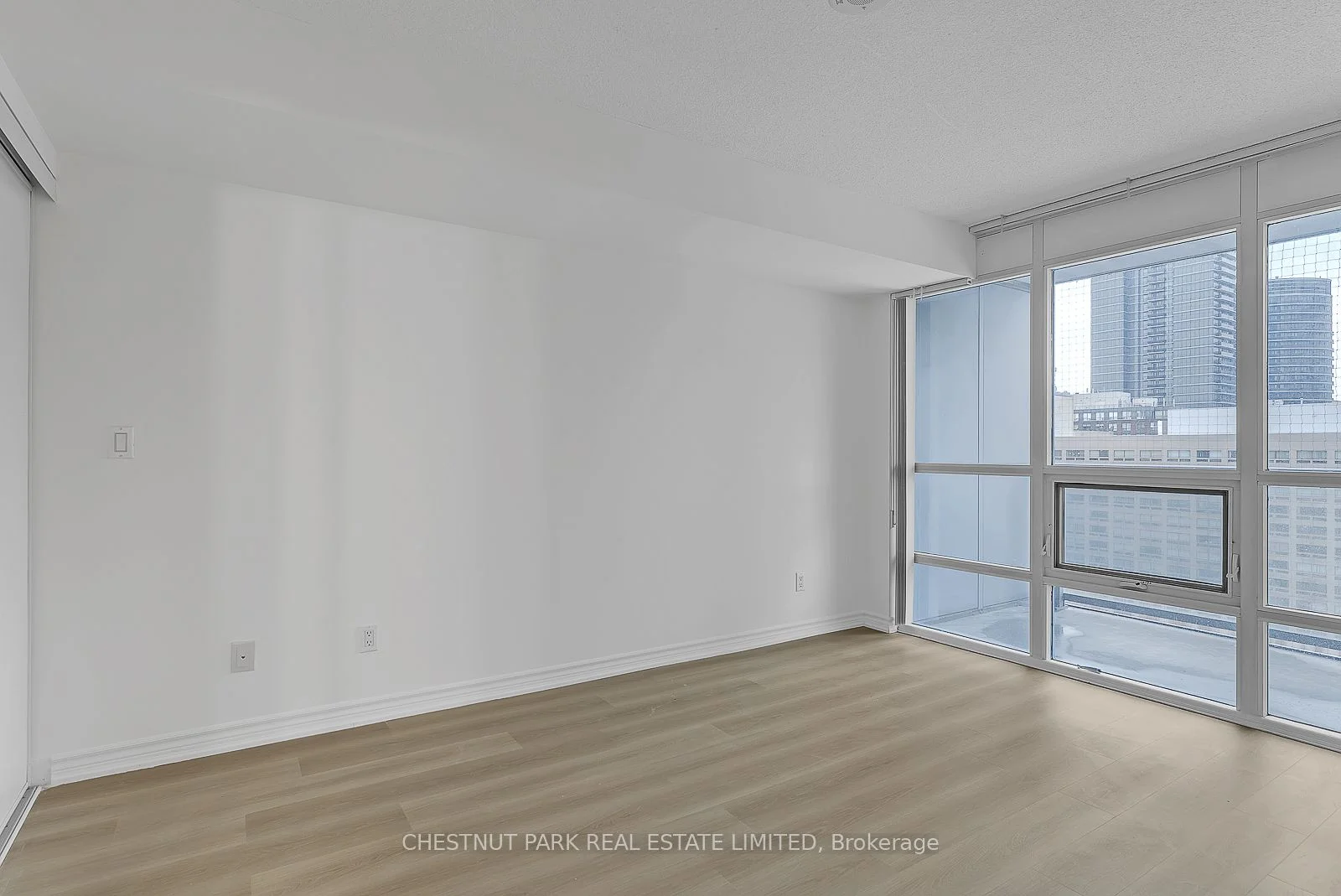 761 Bay Street 1503, Toronto C01, ON M5G 2R2