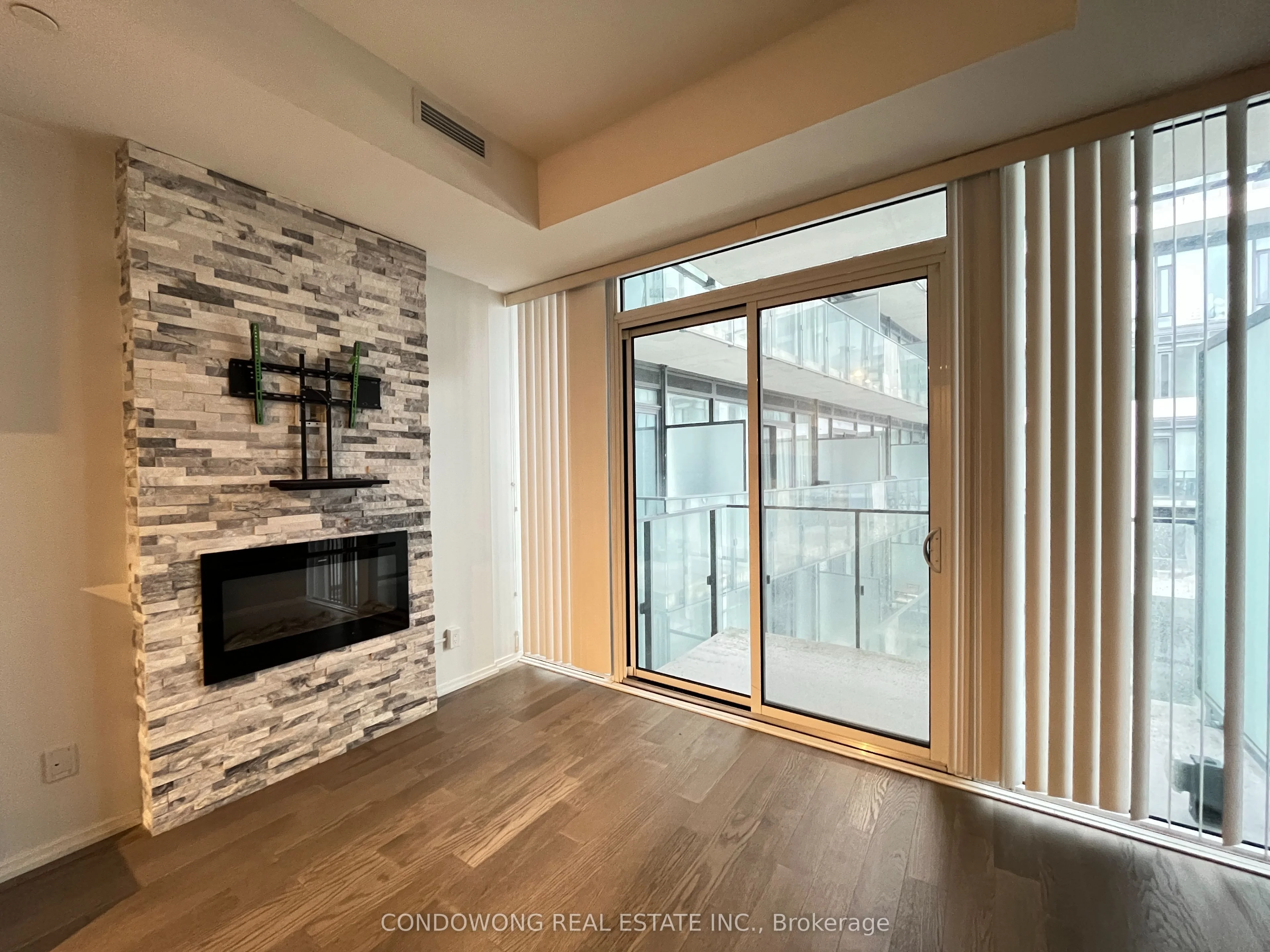 8 Hillsdale Avenue E 1535, Toronto C03, On M4s 0b1