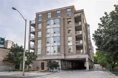 Condo Apartment in Toronto
