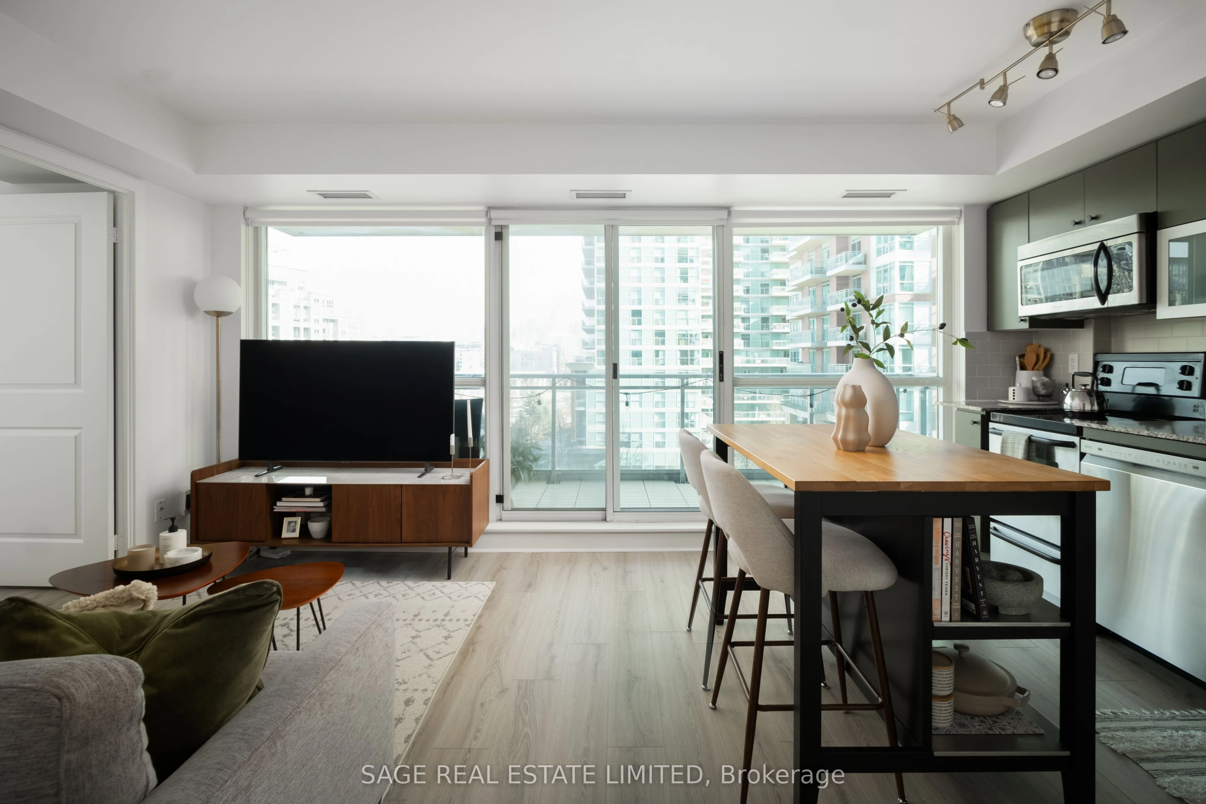 Condo Apartment in Toronto