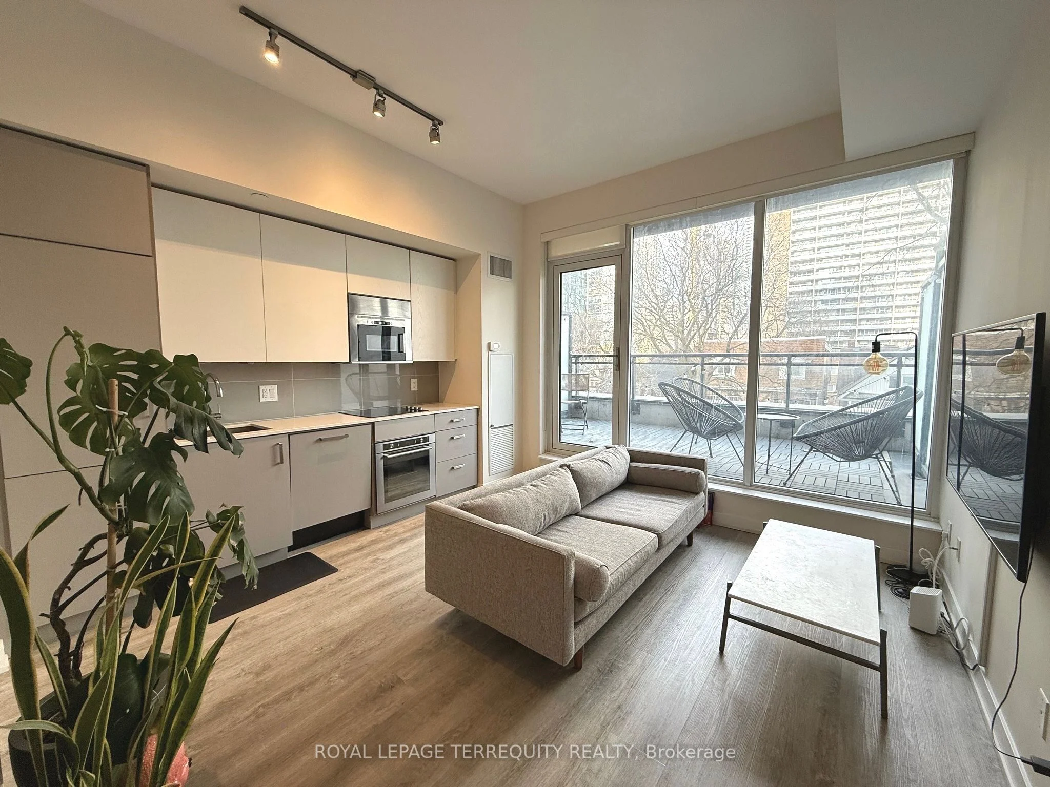 Condo Apartment in Toronto