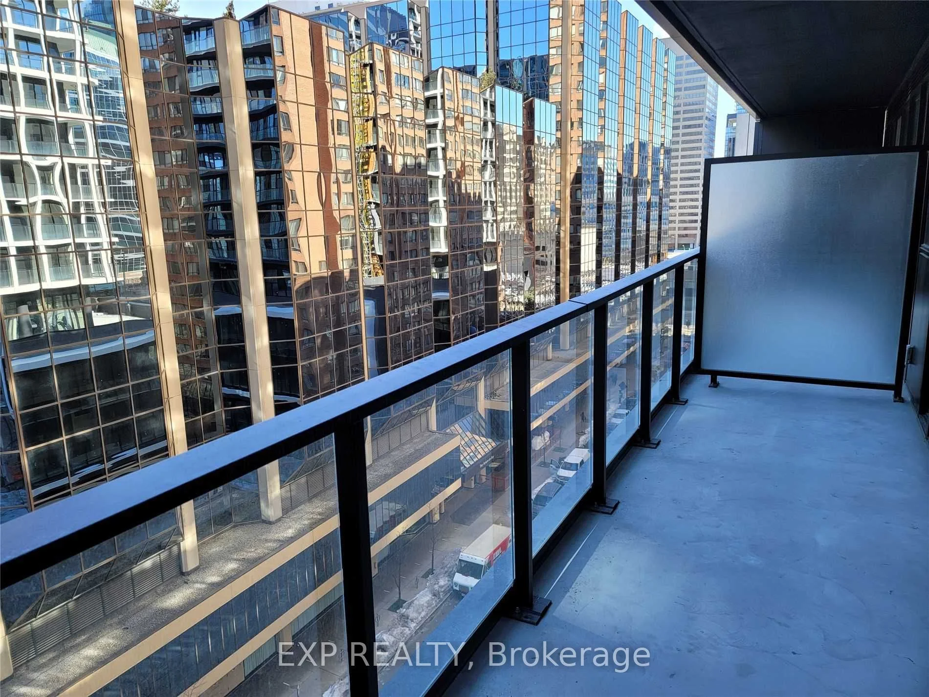 20 Edward Street 607, Toronto C01, On M5g 0c5