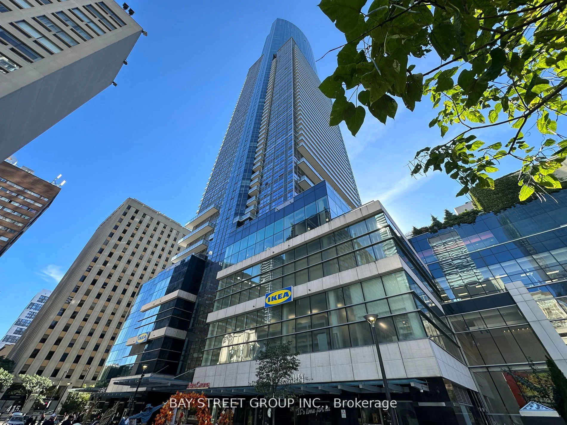 386 Yonge Street 720, Toronto C01, On M5b 0a5