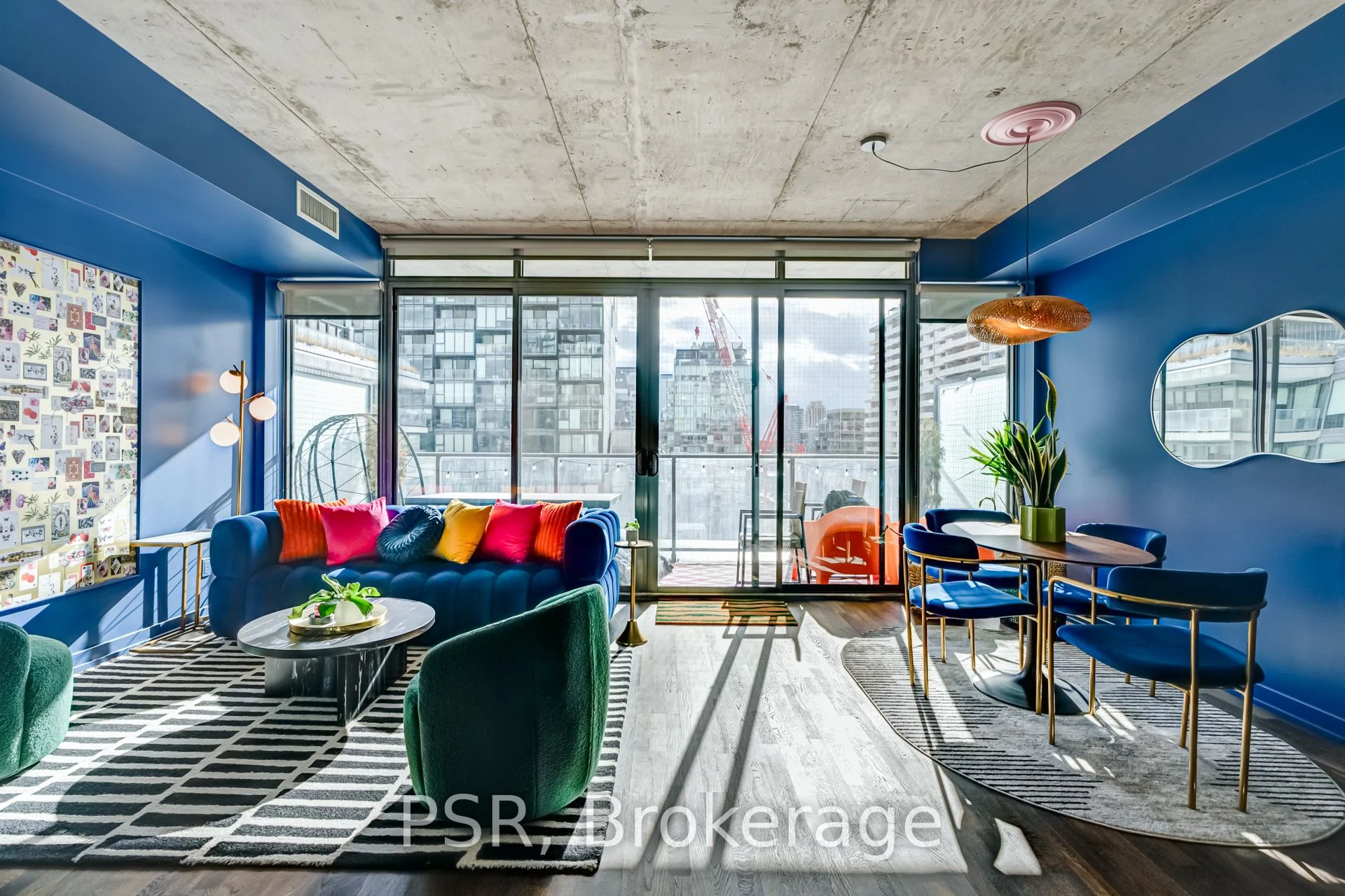 Condo Apartment in Toronto