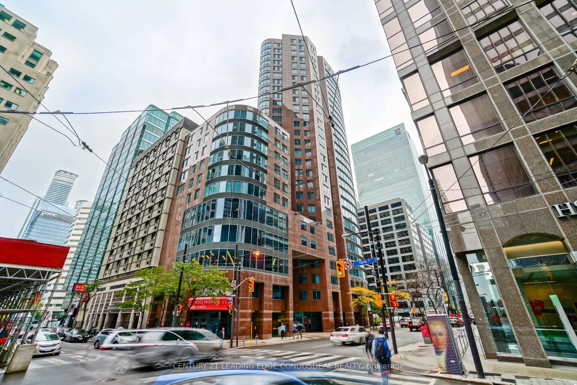 33 University Avenue 1905, Toronto C01, On M5j 2s7