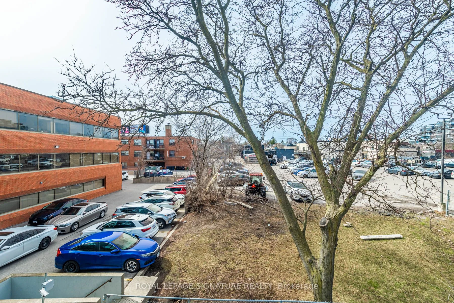 250 Lawrence Avenue W 215, Toronto C04, On M5m 1b2