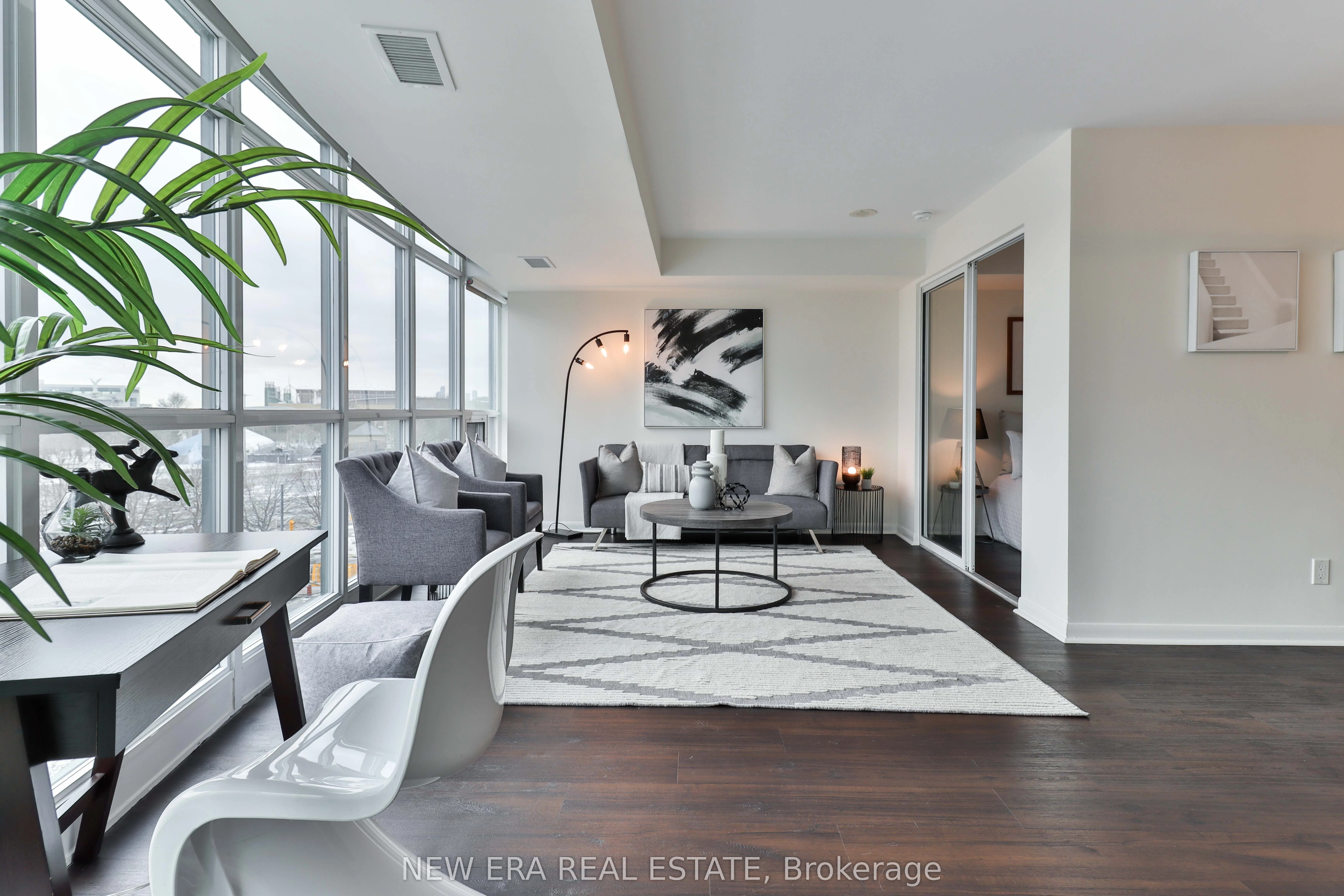 219 Fort York Boulevard 613, Toronto C01, ON M5V 1B1