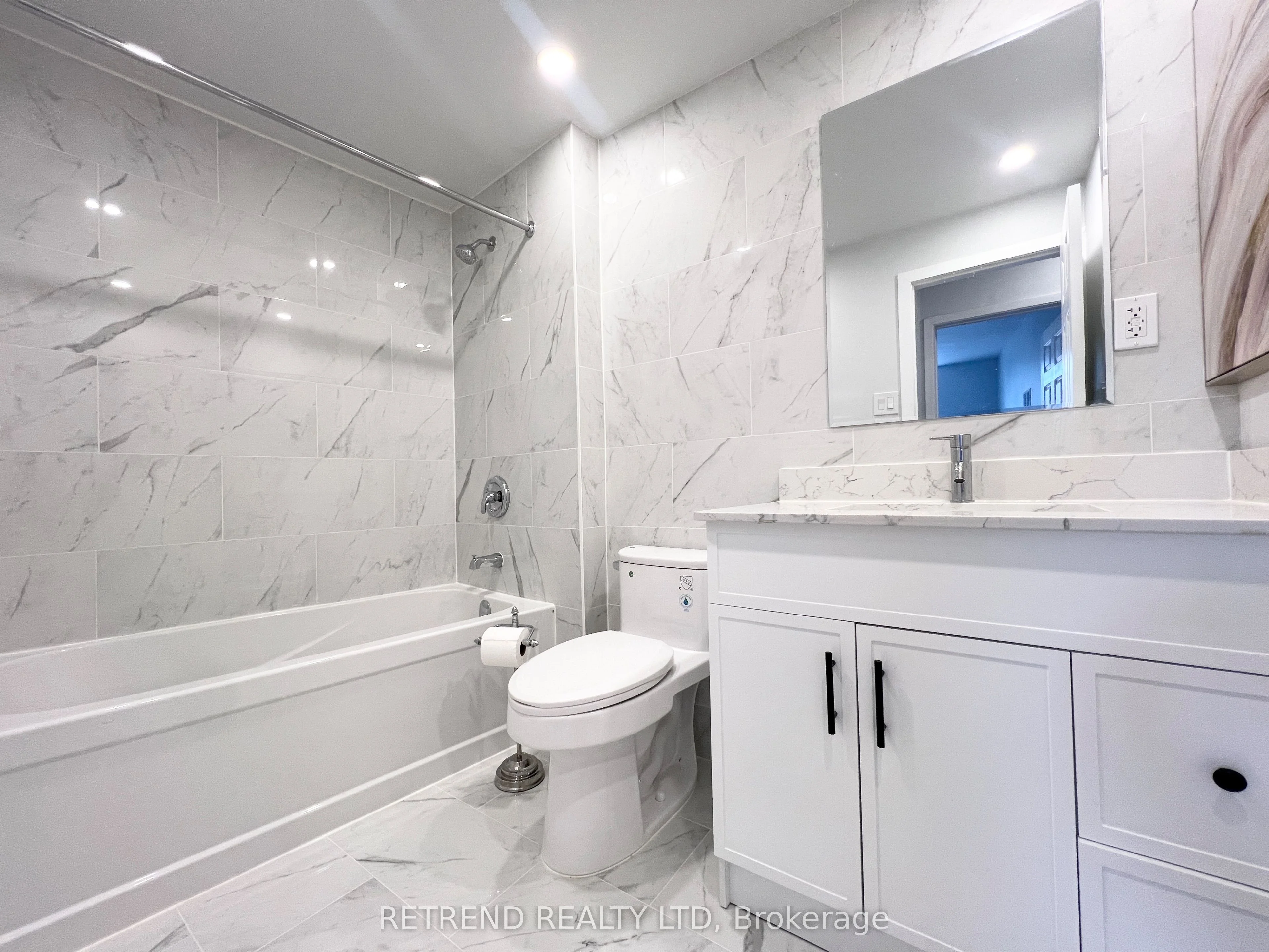 544 Eglinton Avenue W 2F & 3F, Toronto C04, ON M5N 1B4