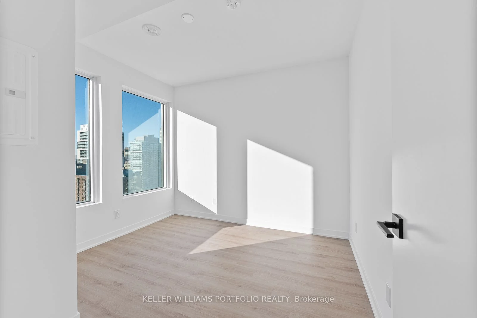 319 Jarvis Street 2905, Toronto C08, ON M5B 0C8