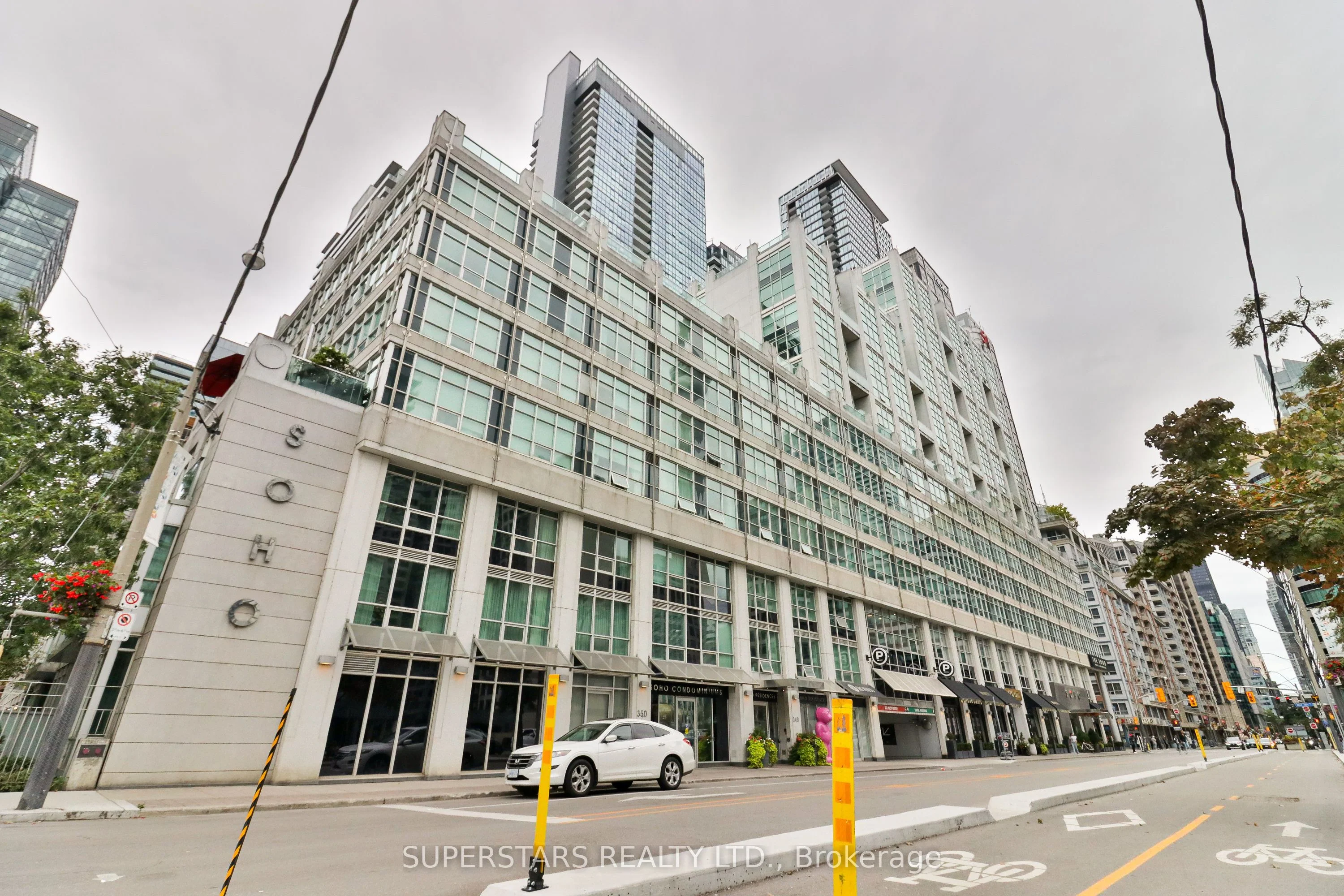 Condo Apartment in Toronto
