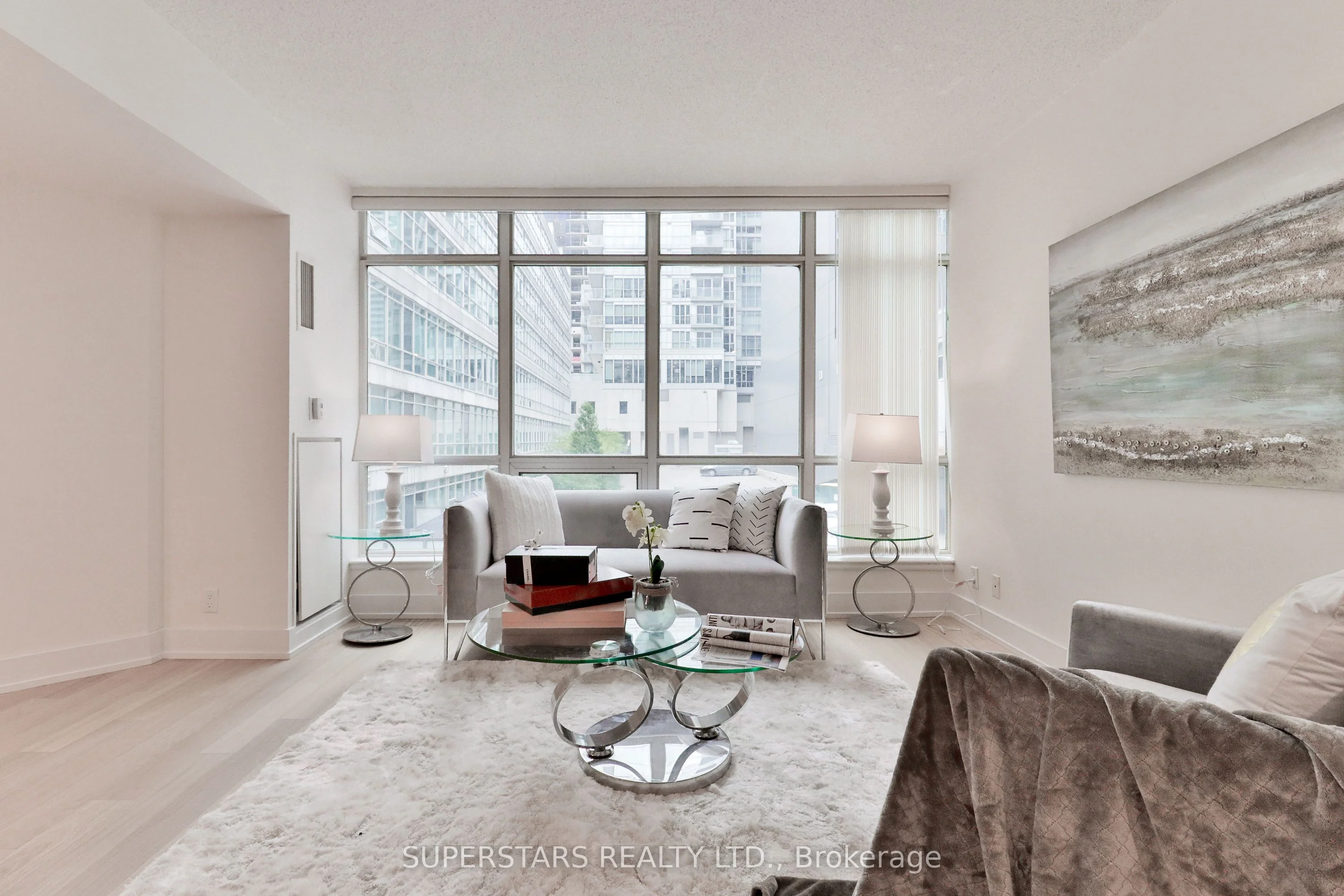 350 Wellington Street W M02, Toronto C01, ON M5V 3W9