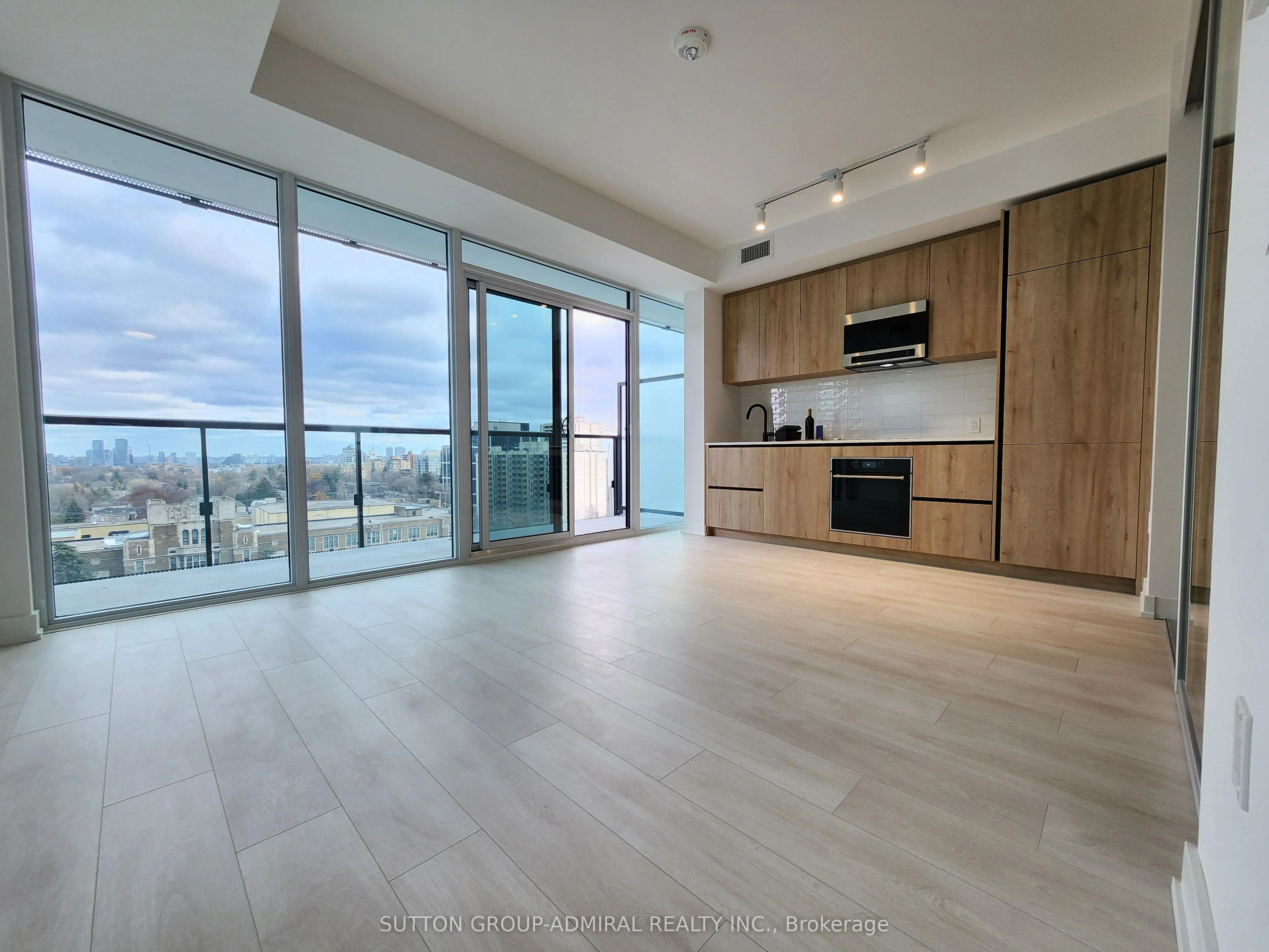 127 Broadway Avenue 1111s, Toronto C10, On M4p 1v4