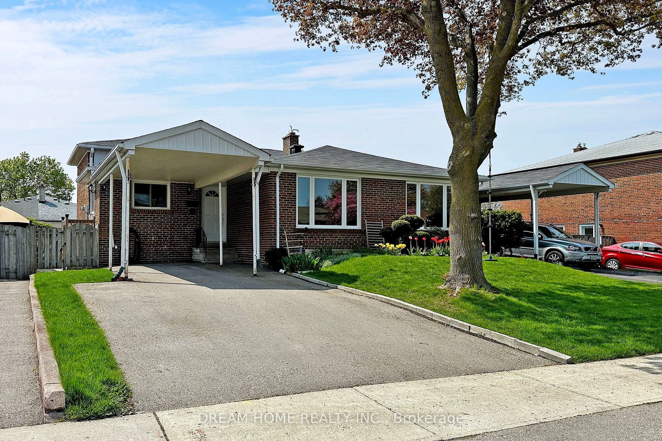 Semi-Detached in Toronto