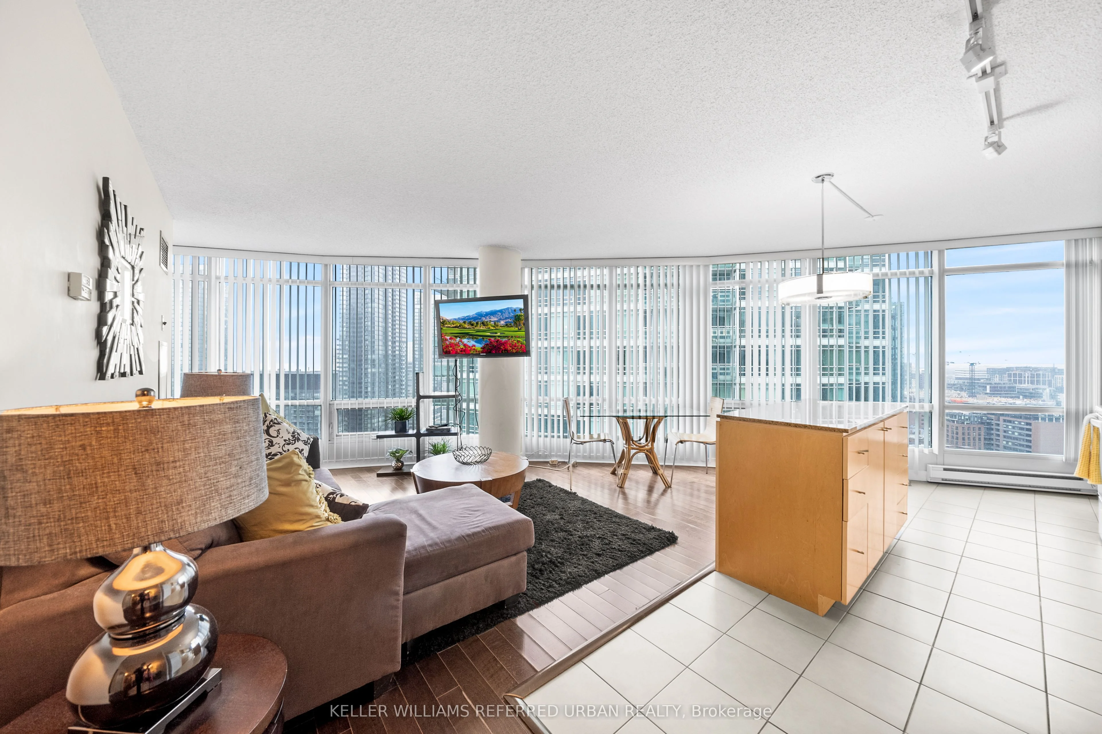 Condo Apartment in Toronto
