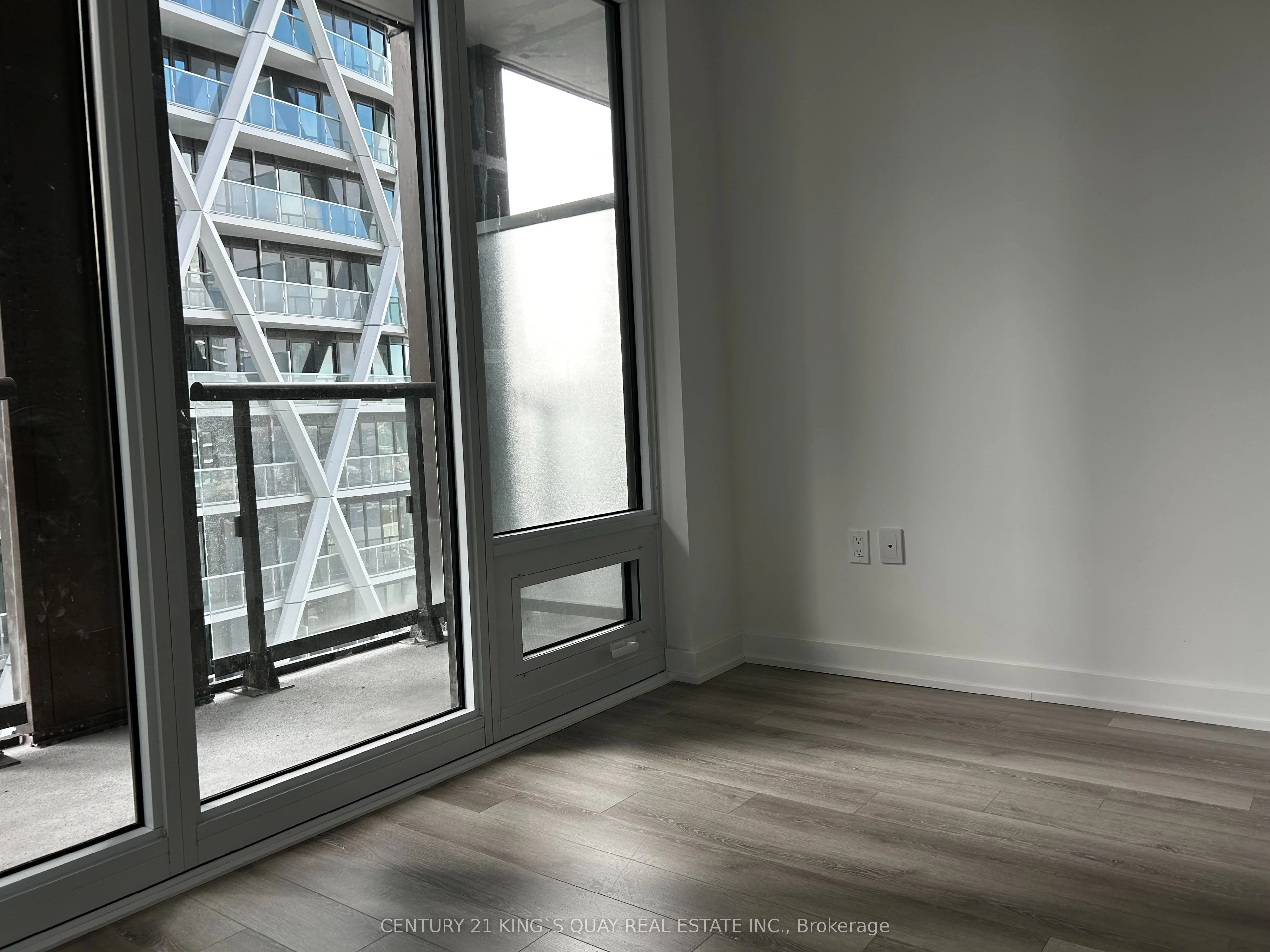 238 Simcoe Street 2305, Toronto C01, ON M5T 0E2