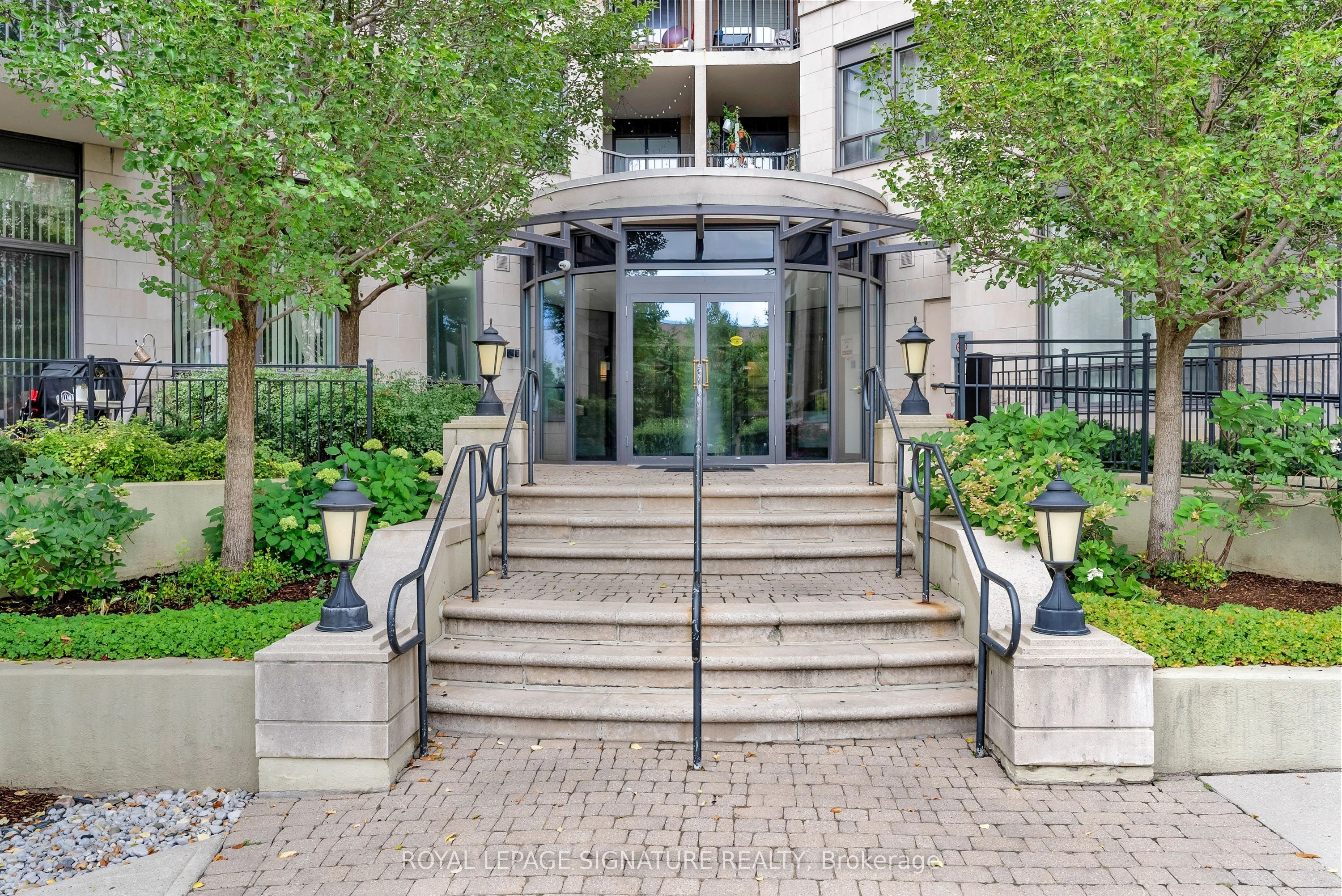16 Dallimore Circle 308, Toronto C13, ON M3C 4C4