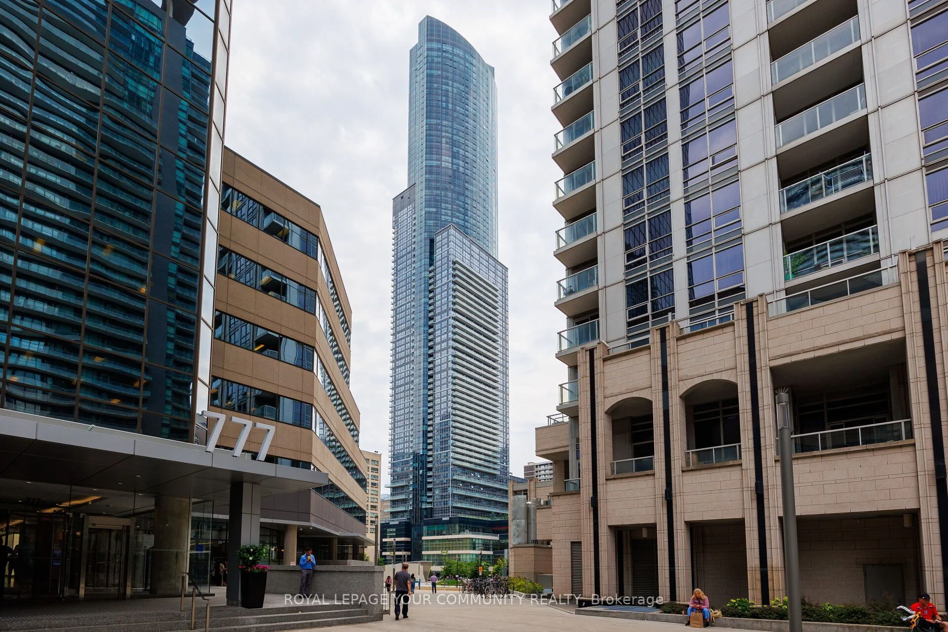 386 Yonge Street 4313, Toronto C01, On M5b 0a5