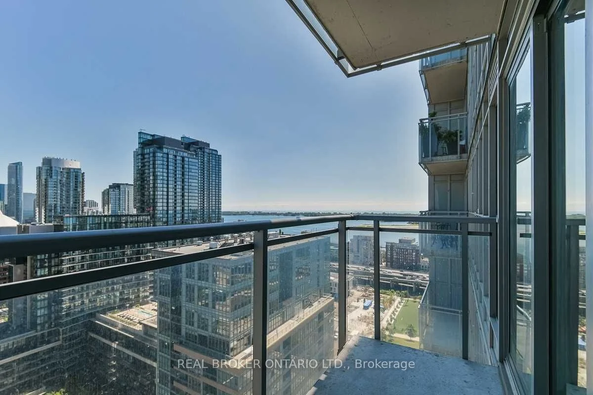 15 Iceboat Terrace 2903, Toronto C01, ON M5V 4A5