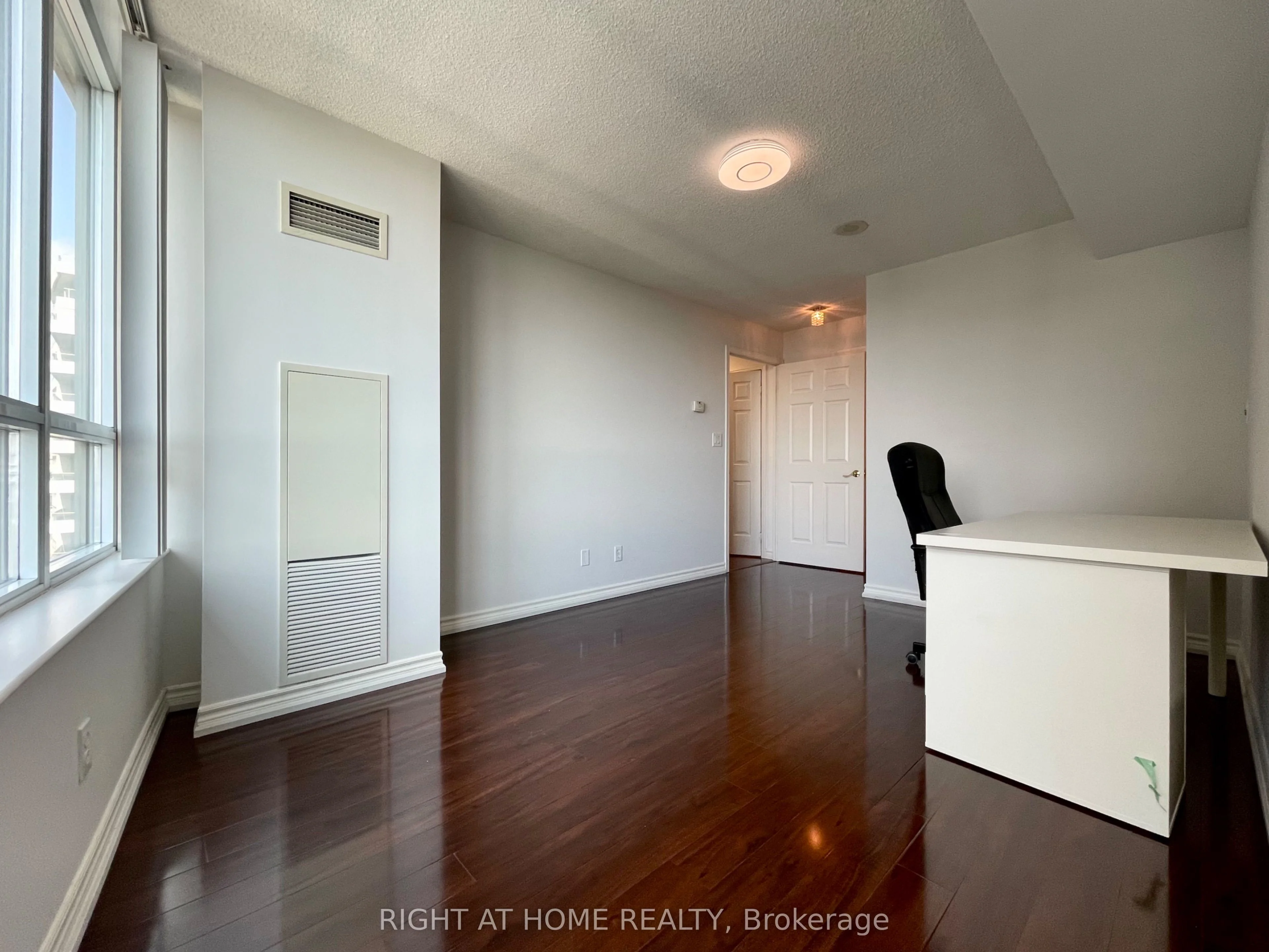 18 Spring Garden Avenue 3202, Toronto C14, ON M2N 7M2