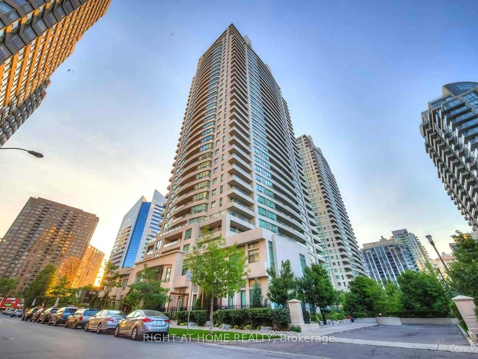 Condo Apartment in Toronto