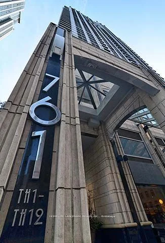 761 Bay Street 2104, Toronto C01, On M5g 2r2