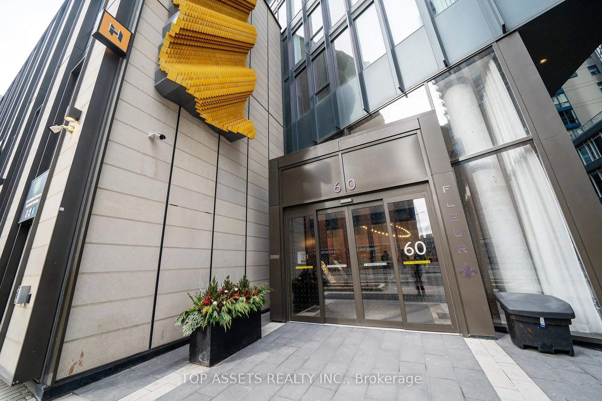 60 Shuter Street S 2003, Toronto C08, On M5b 0b7