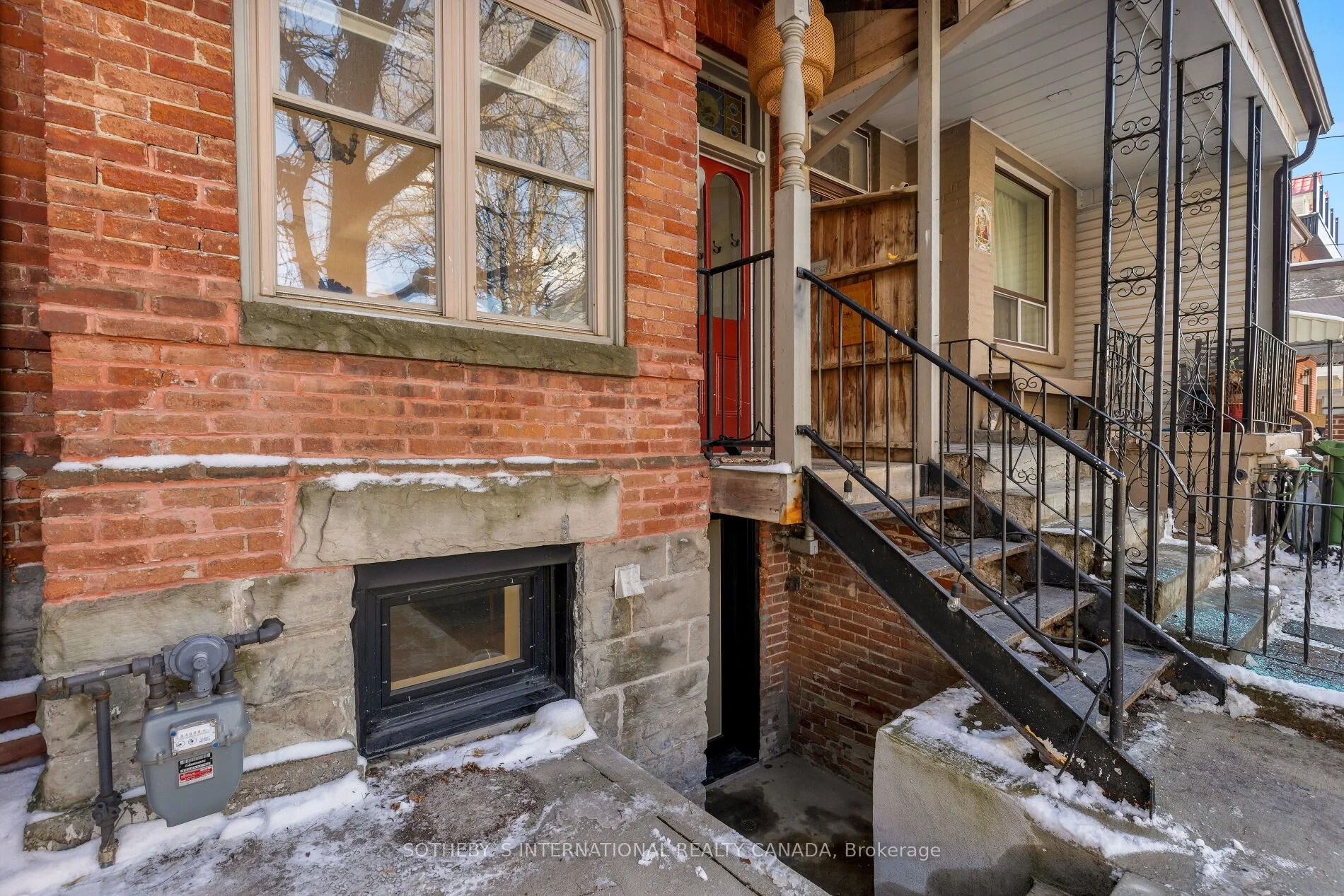 107 Oxford Street, Toronto C01, ON M5T 1P4