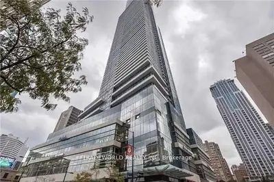 386 Yonge Street 3811, Toronto C01, On M5b 0a5