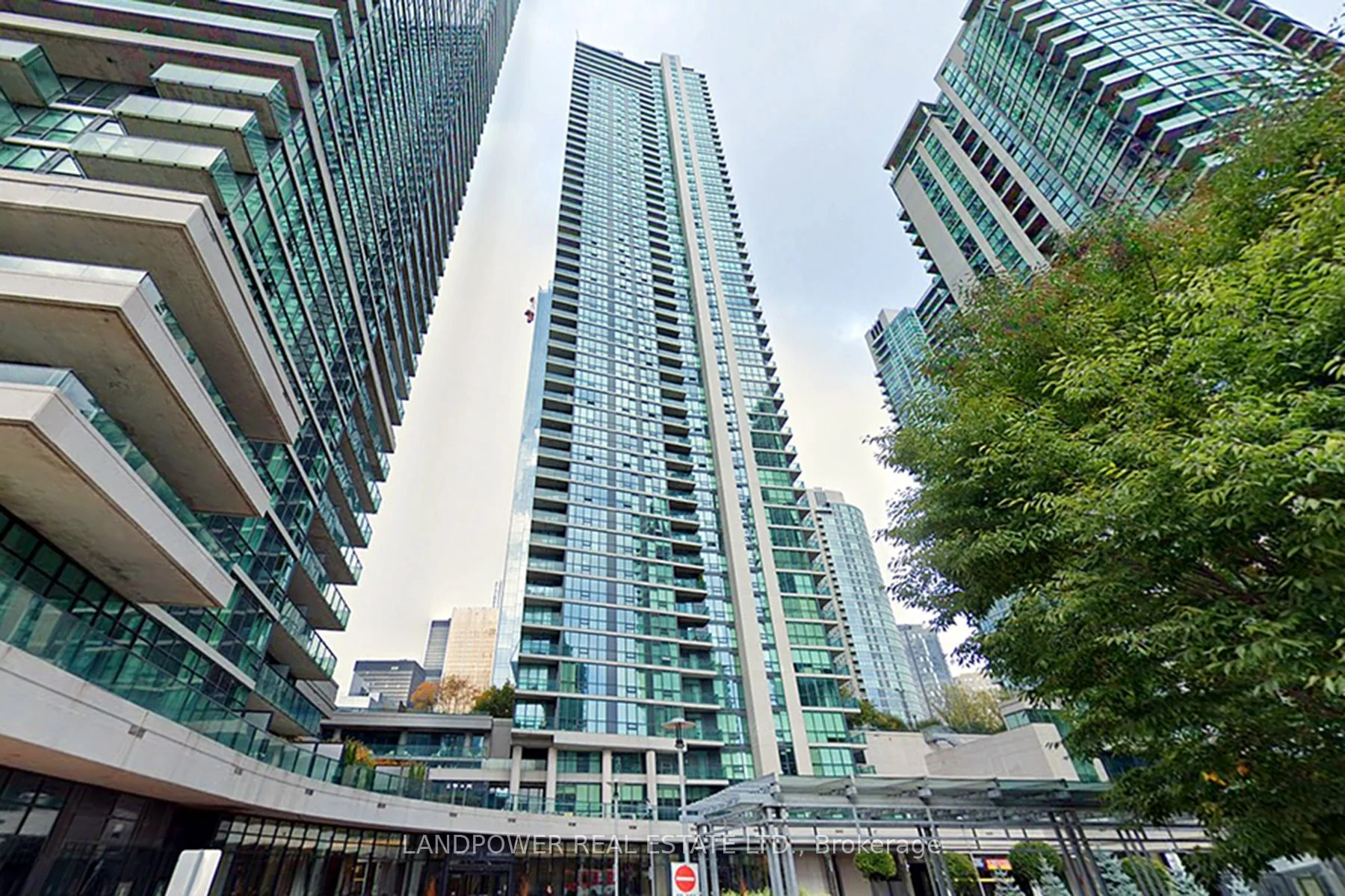 16 Harbour St Street 3409, Toronto C01, On M5j 2z7