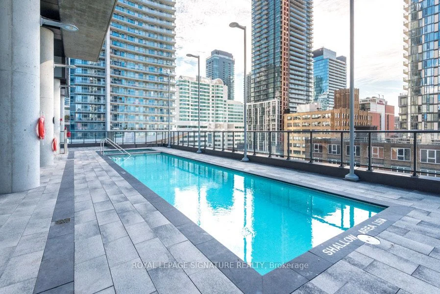 290 Adelaide Street W 1902, Toronto C01, On M5v 0p3