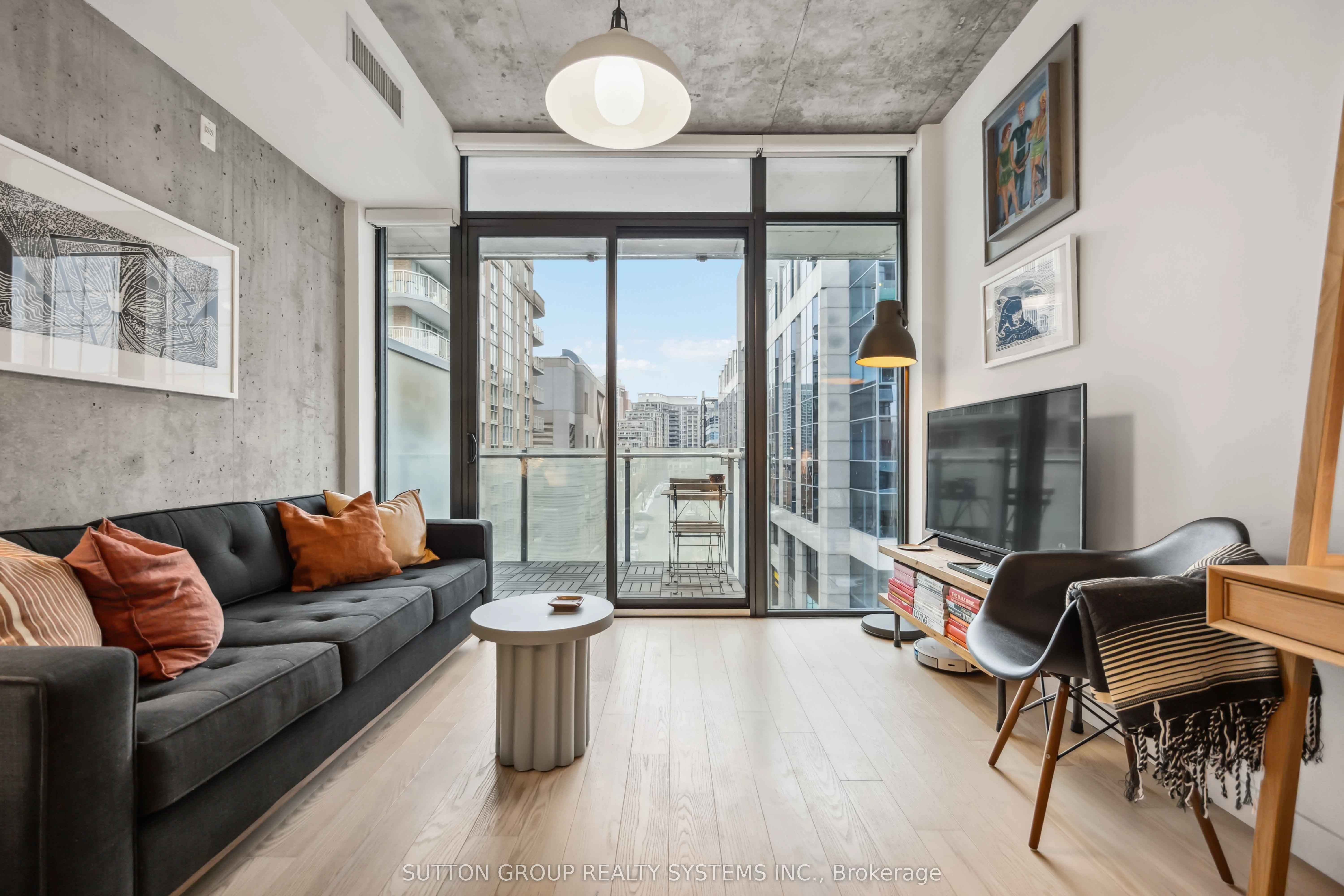 Condo Apartment in Toronto