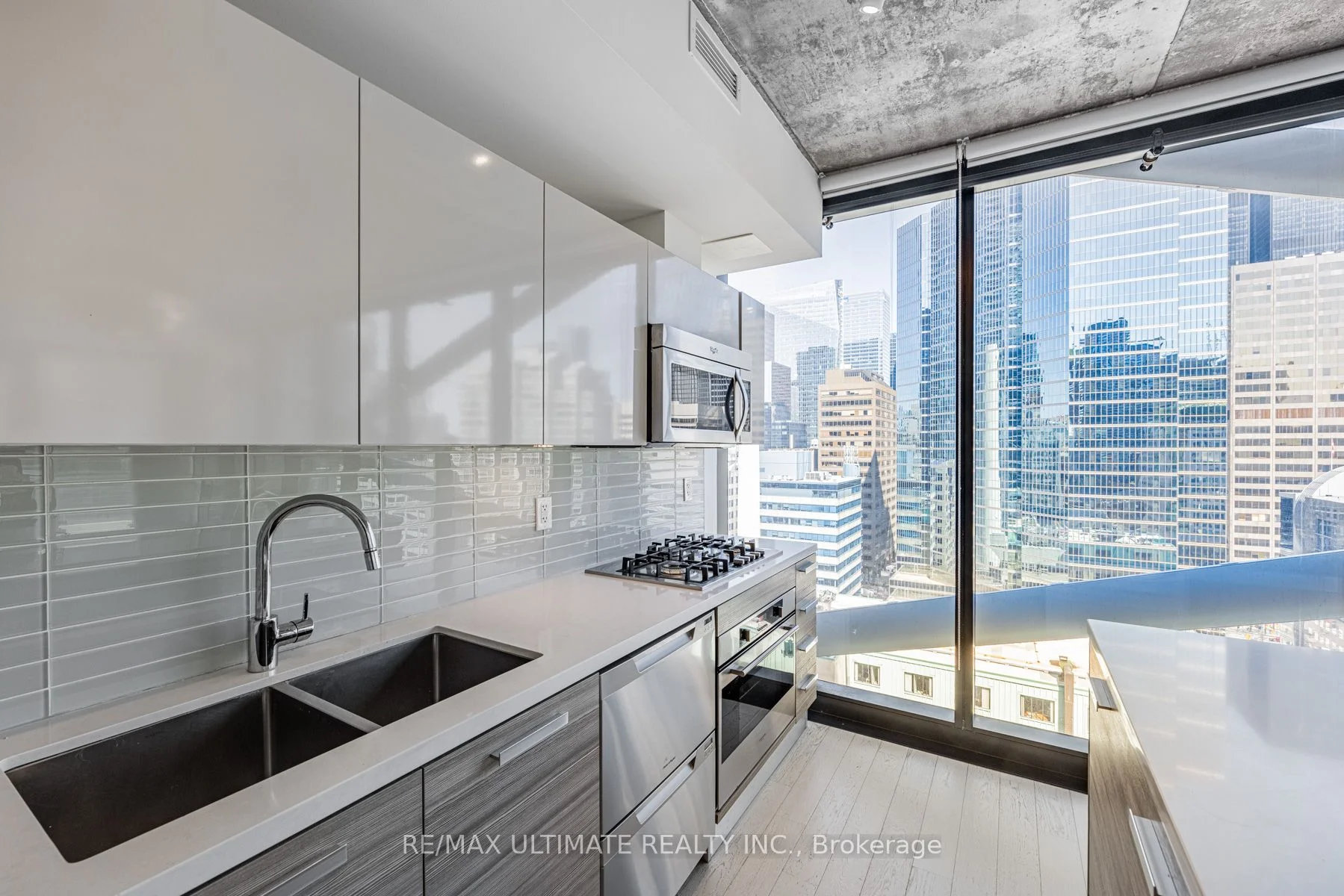 224 King Street W 1504, Toronto C01, ON M5H 0A6