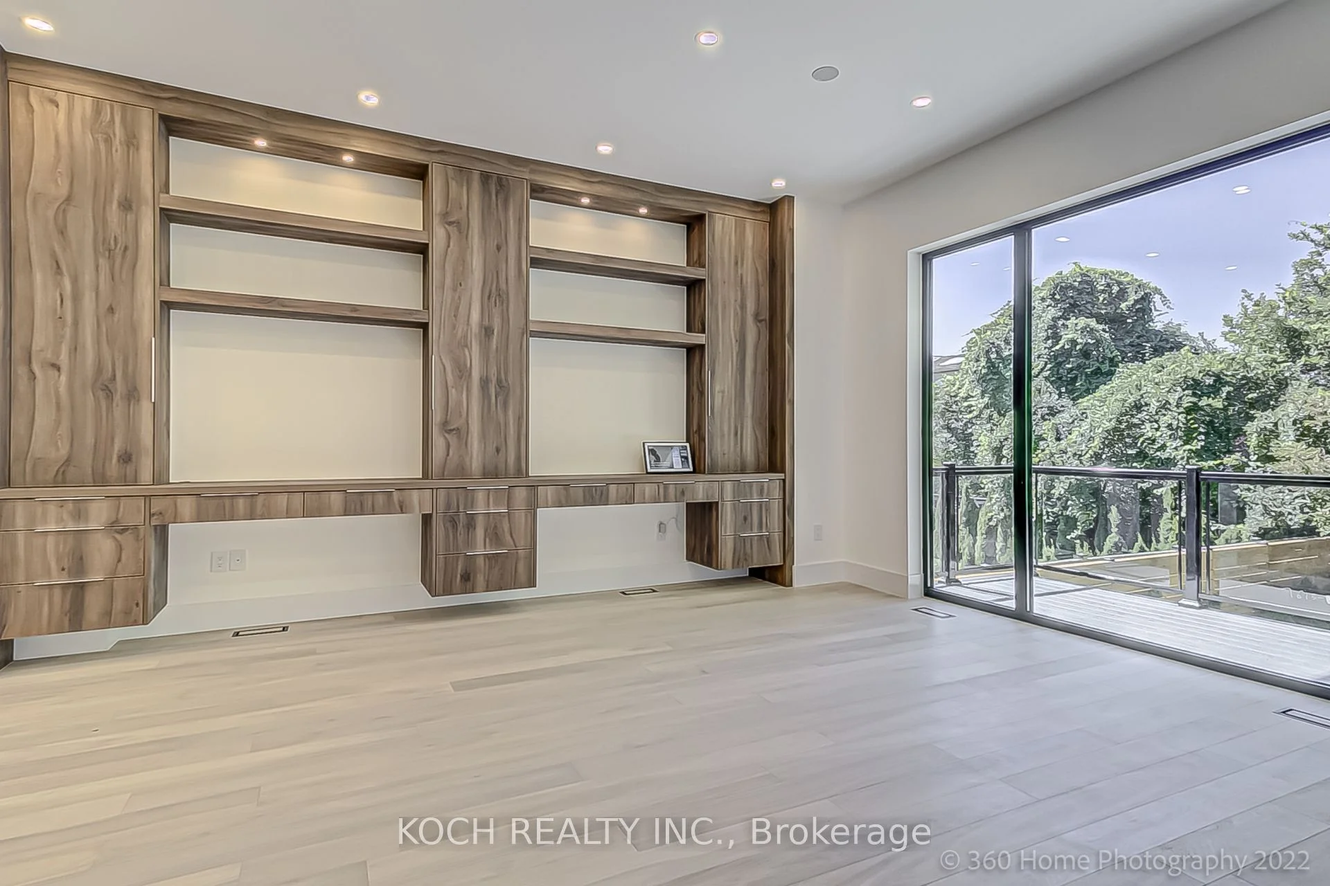 184 Falkirk Street, Toronto C04, ON M5M 4K6