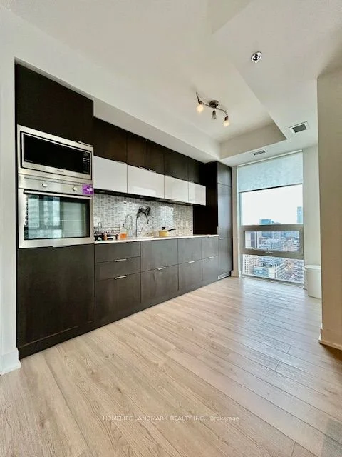 318 Richmond Street W 3305, Toronto C01, ON M5V 0B4