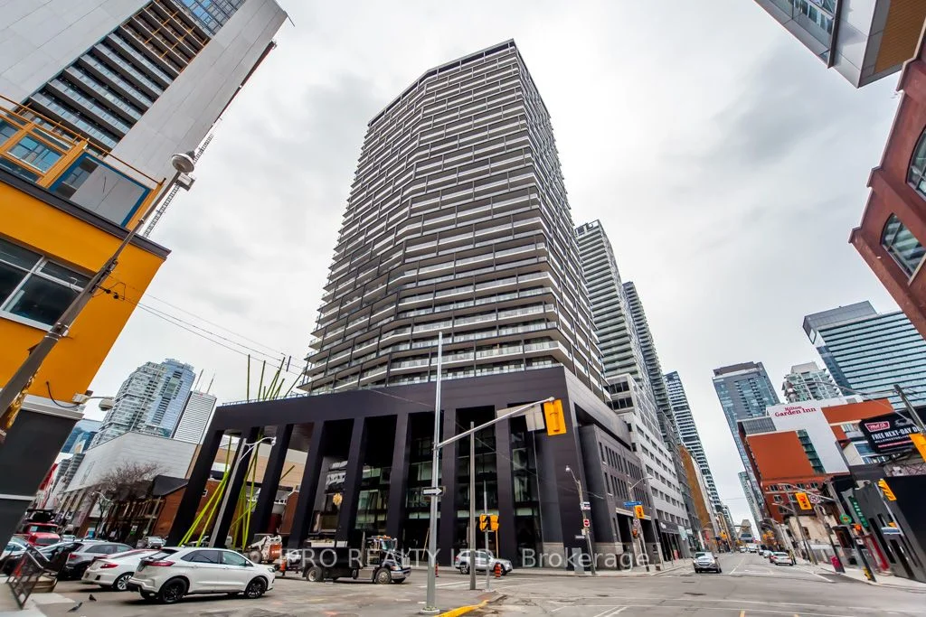 125 Peter Street 2212, Toronto C01, On M5v 2g9