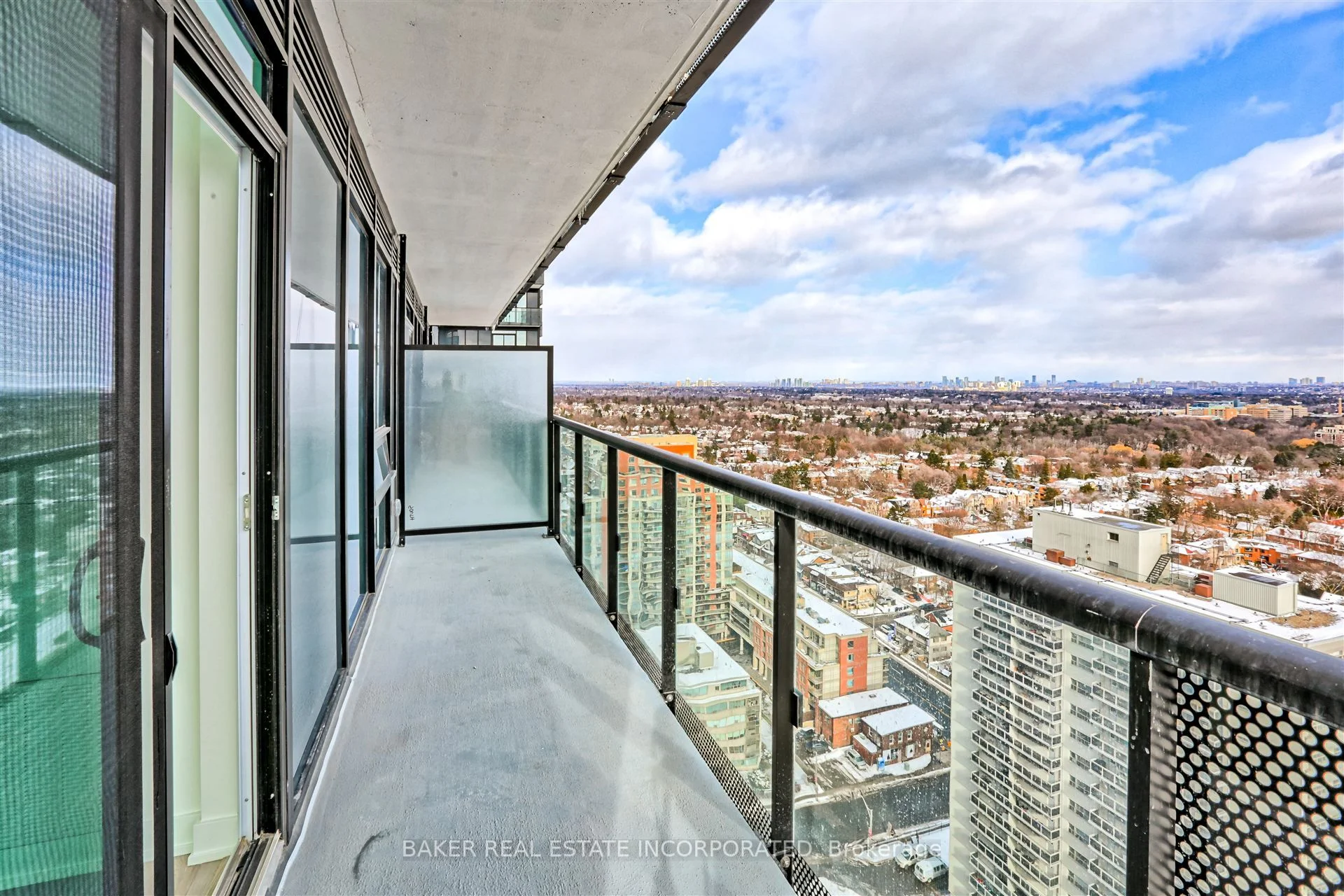127 Broadway Avenue 2412, Toronto C10, ON M4P 1V4