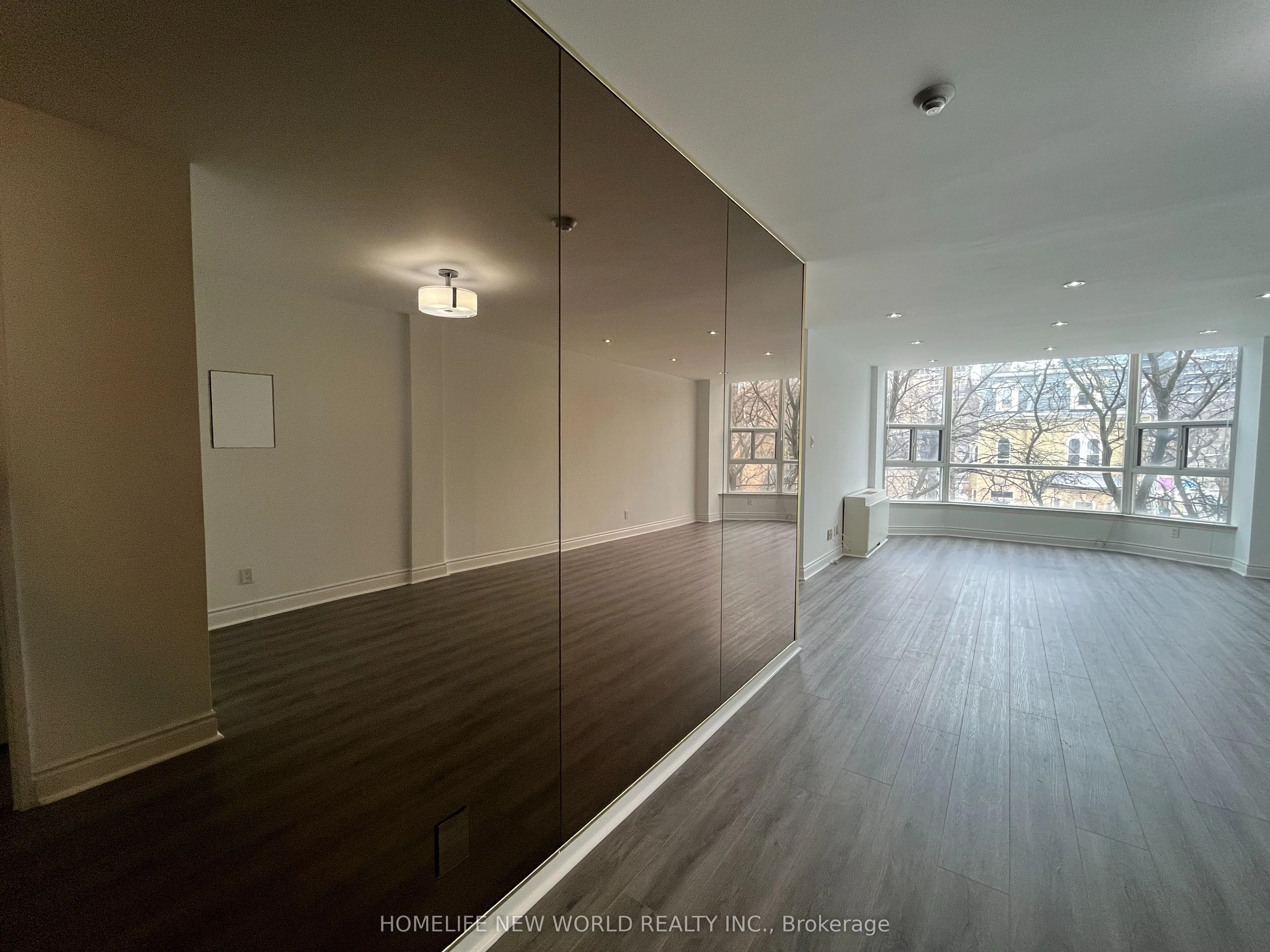 150 Beverley Street 2B, Toronto C01, ON M5T 1Y5