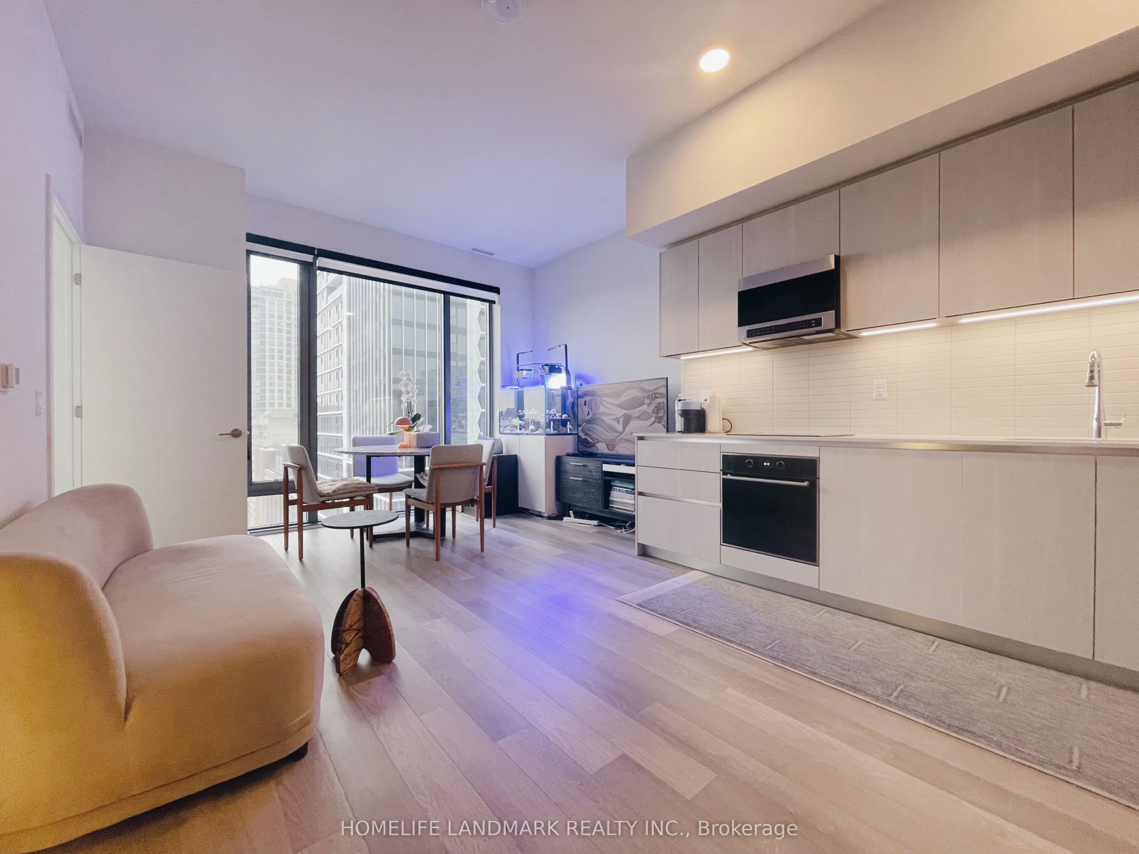 8 Cumberland Street 1308, Toronto C02, ON M4W 0B6
