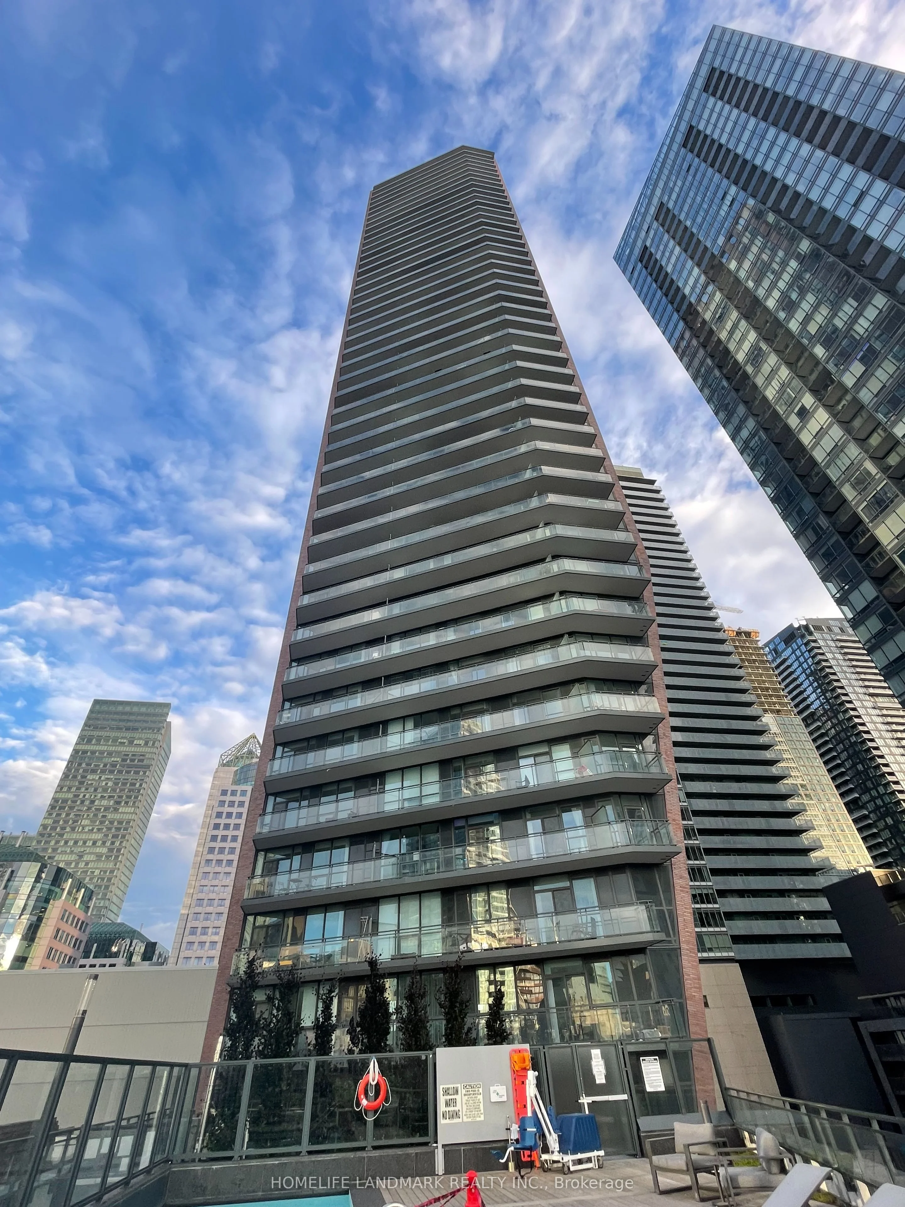 99 John Street 1107, Toronto C01, On M5v 0s6