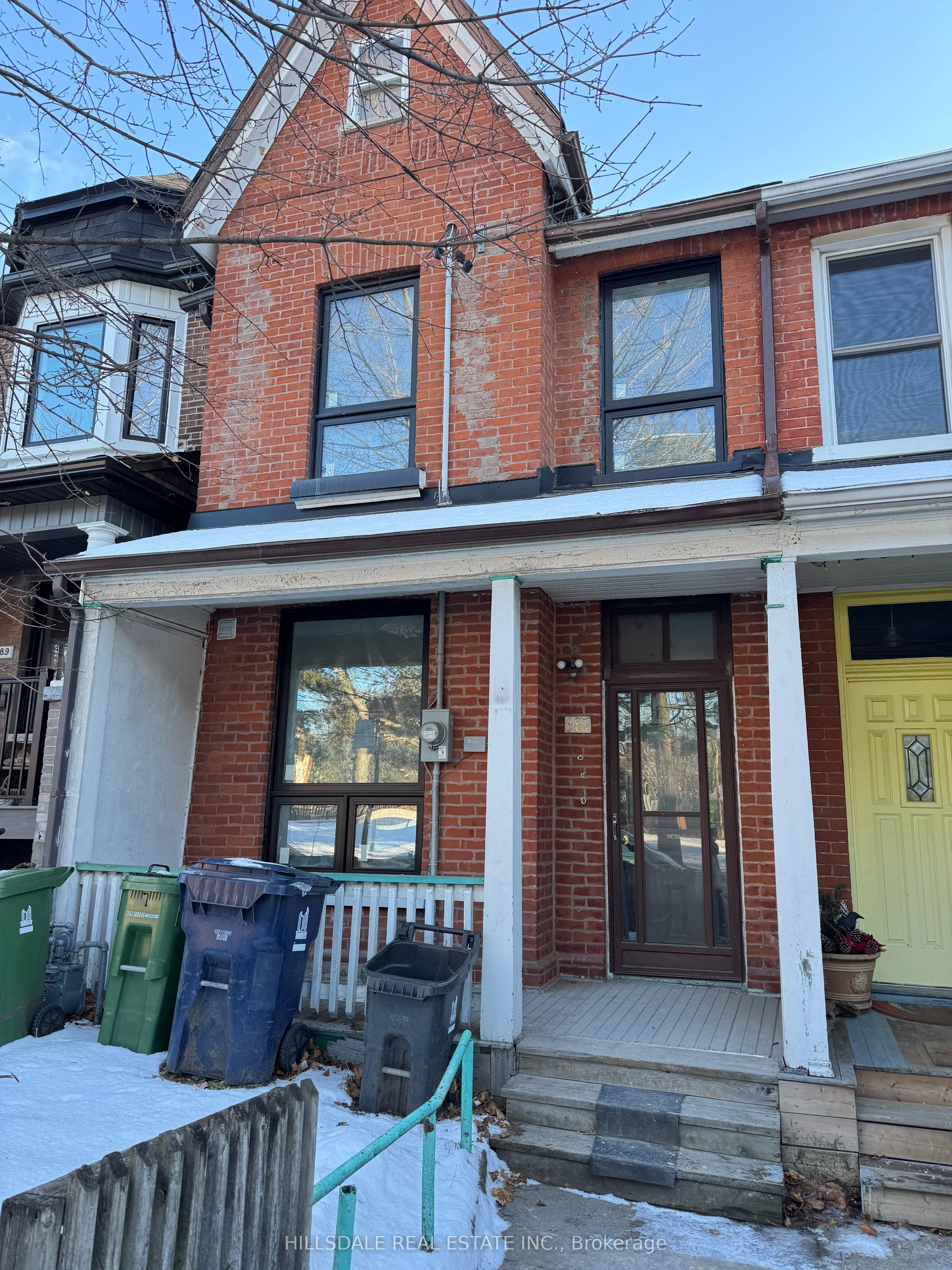 Att/Row/Townhouse in Toronto