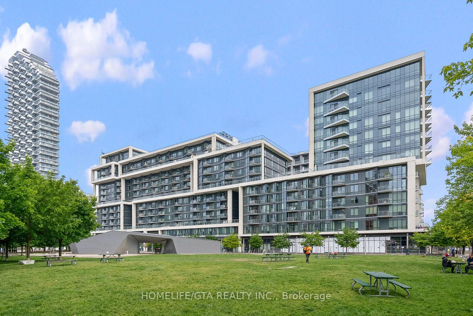 Condo Apartment in Toronto