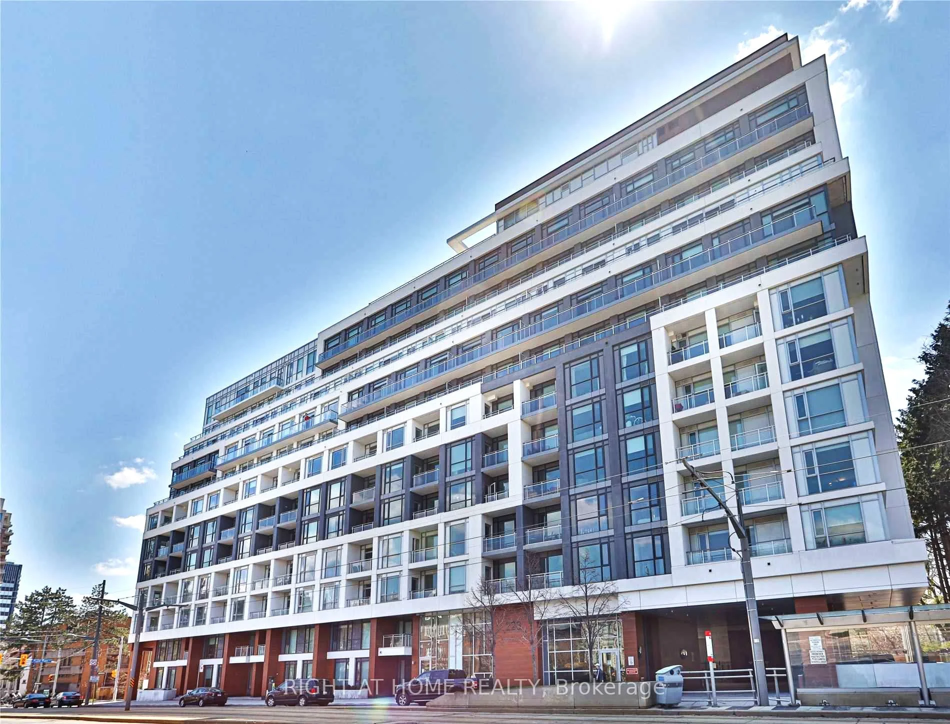 223 St. Clair Avenue W 207, Toronto C02, On M4v 0a5