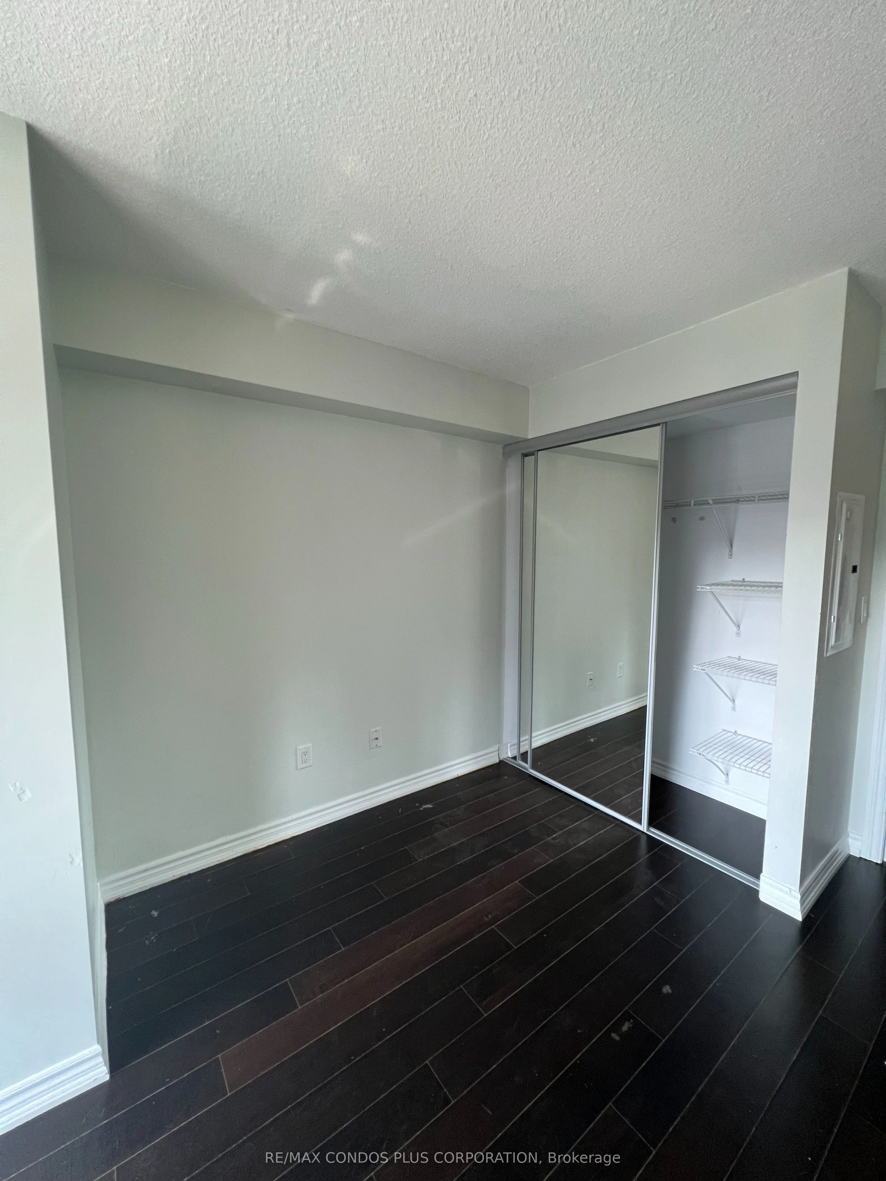 386 Yonge Street 1023, Toronto C01, ON M5B 0A5