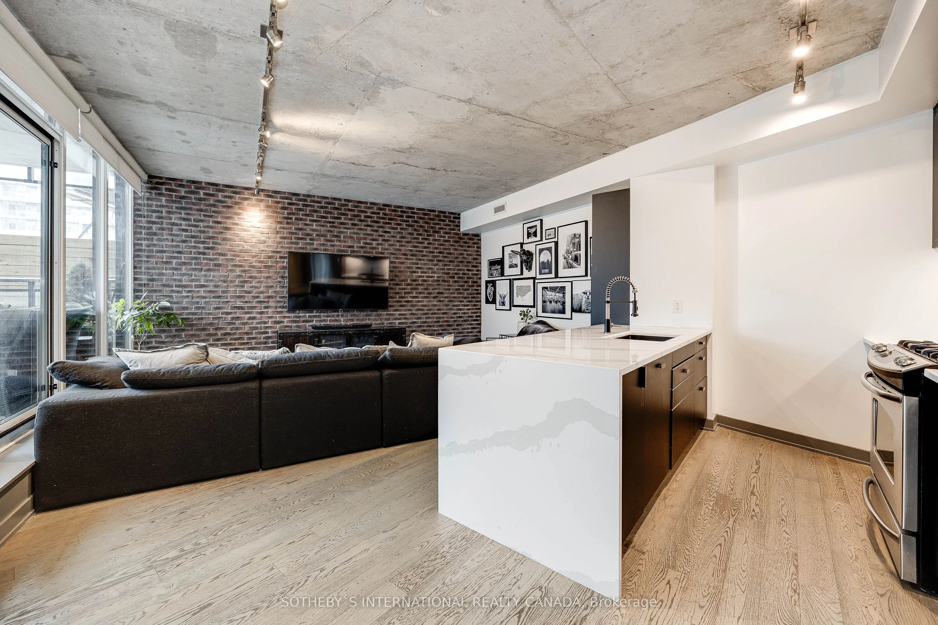 318 King Street E 202, Toronto C08, On M5a 0c1