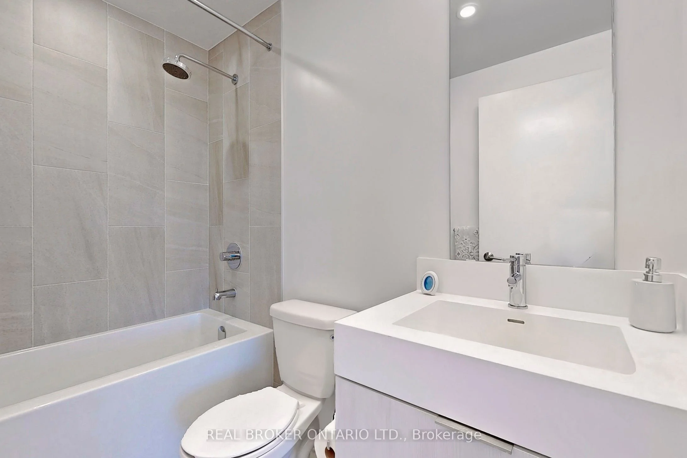 35 Tubman Avenue 1020, Toronto C08, On M5a 0t1
