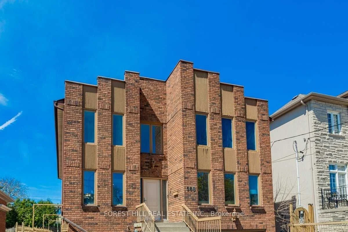 568 Glencairn Avenue Lower, Toronto C04, ON M6B 1Z4