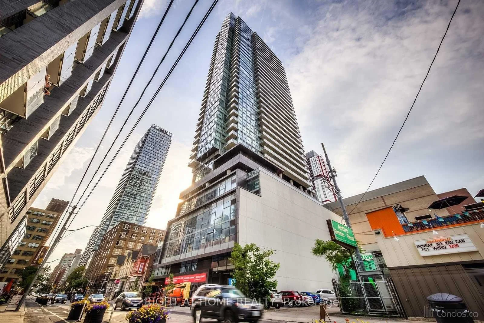 290 Adelaide Street W 3212, Toronto C01, On M5v 1p6