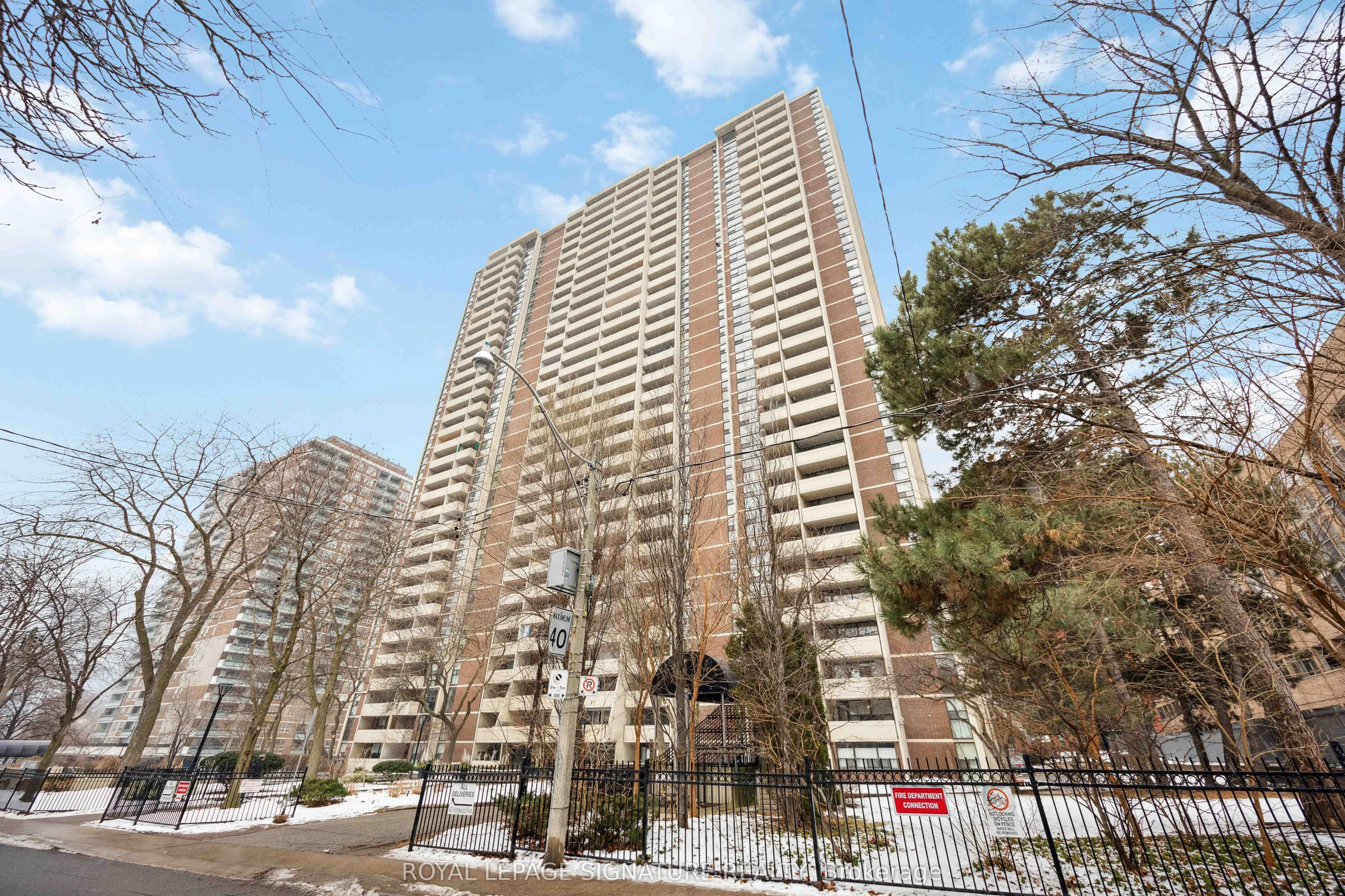 Condo Apartment in Toronto