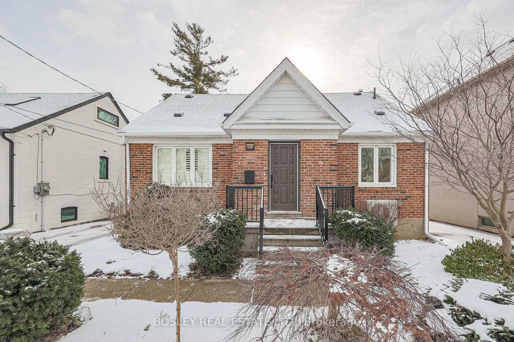 639 Glengrove Avenue, Toronto C04, On M6b 2h9