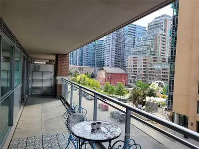 100 Western Battery Road 208, Toronto C01, On M6k 3s2